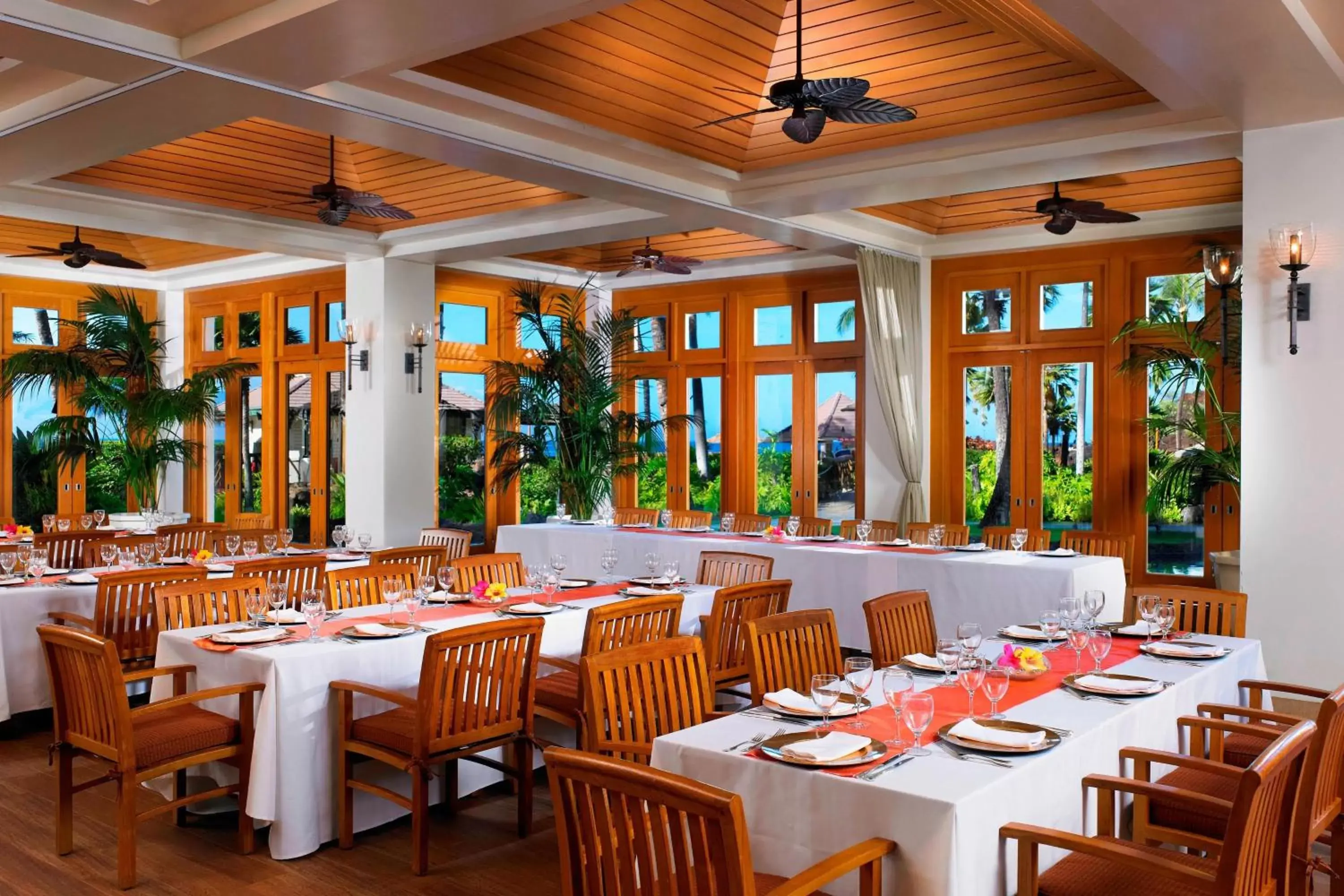 Meeting/conference room, Restaurant/Places to Eat in Sheraton Maui Resort & Spa