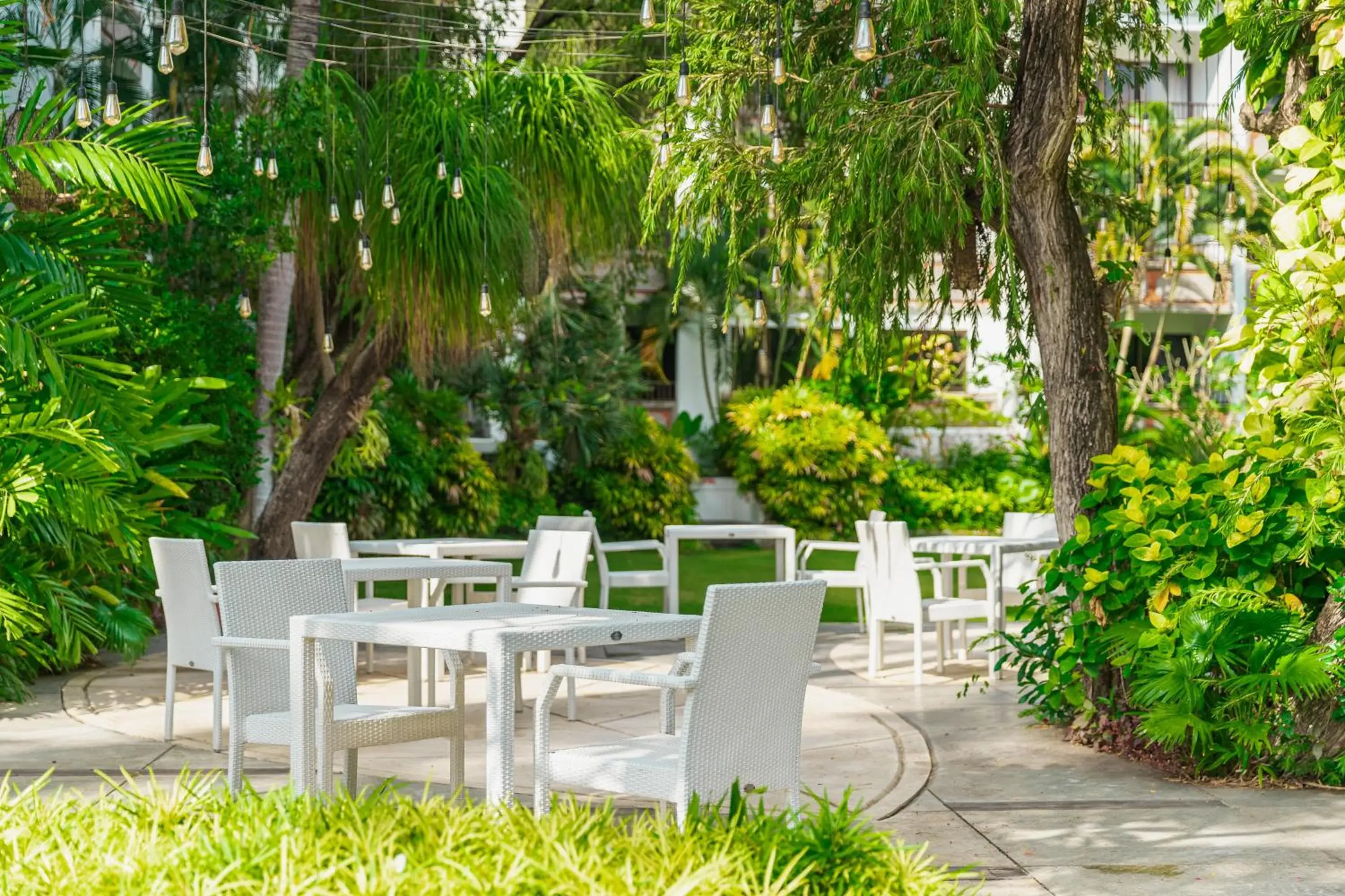 Restaurant/places to eat in Prime Plaza Suites Sanur – Bali