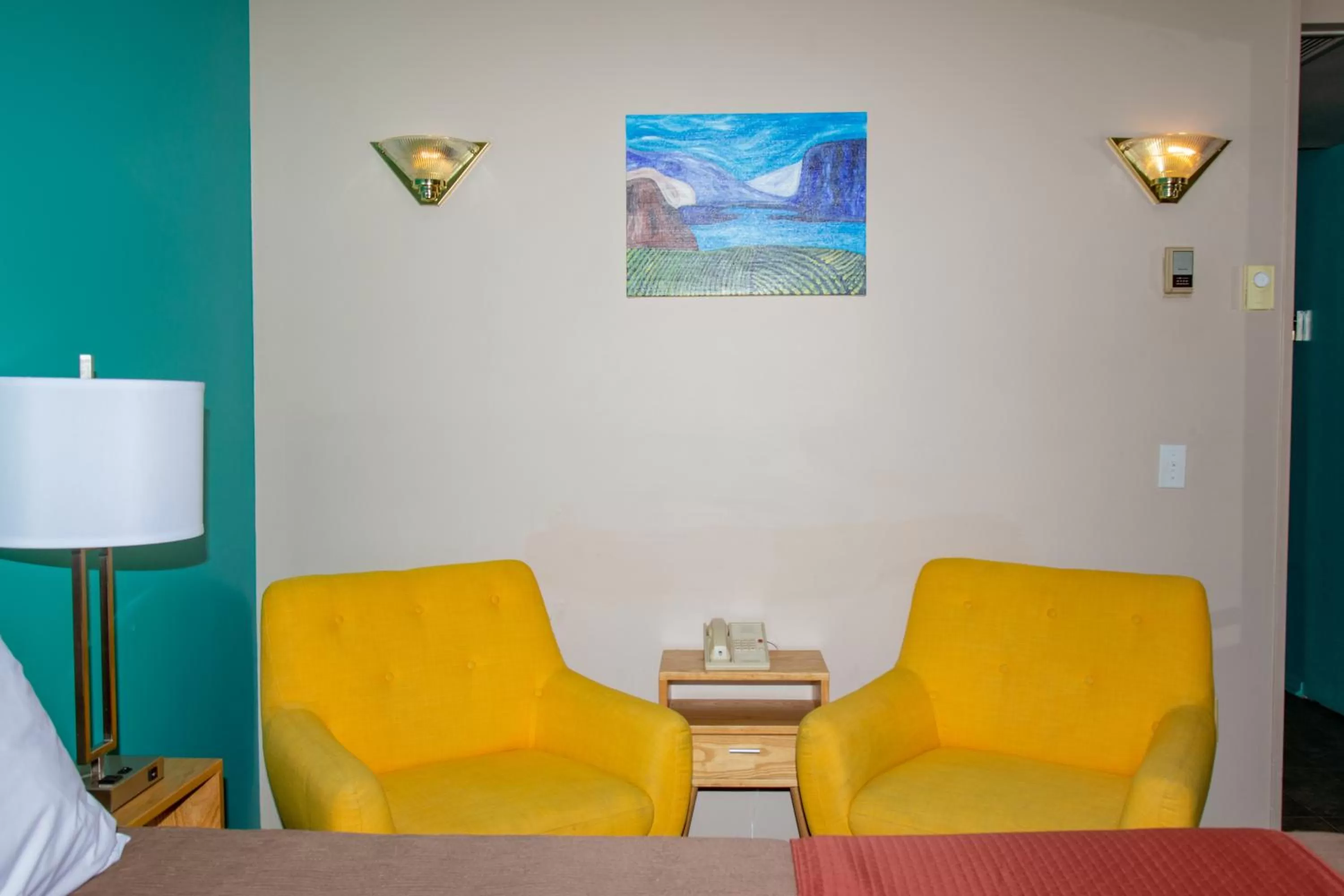 Seating area in Bowmont Motel