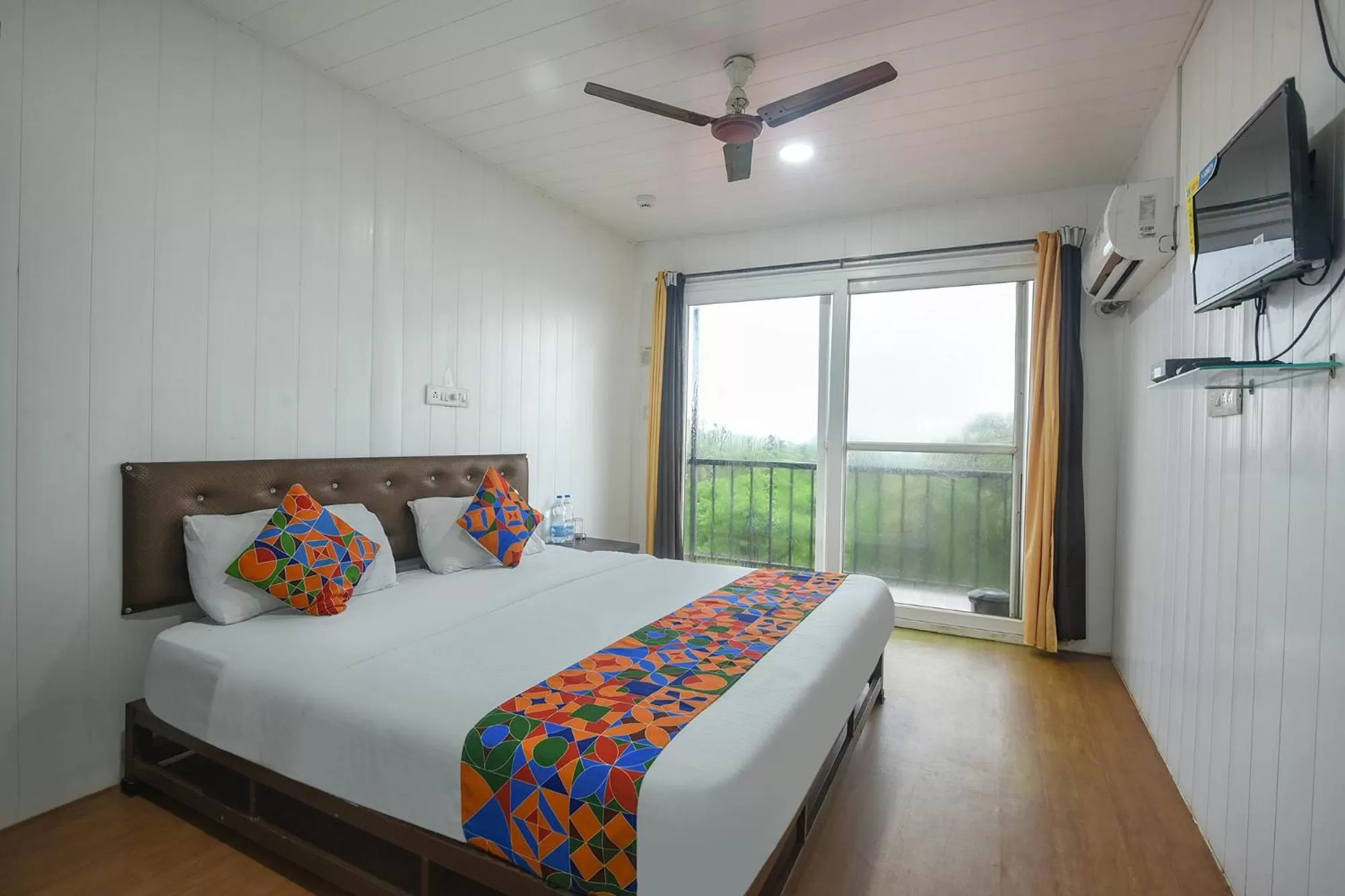 Bedroom, Bed in FabExpress Vincy Place, Mandrem Beach
