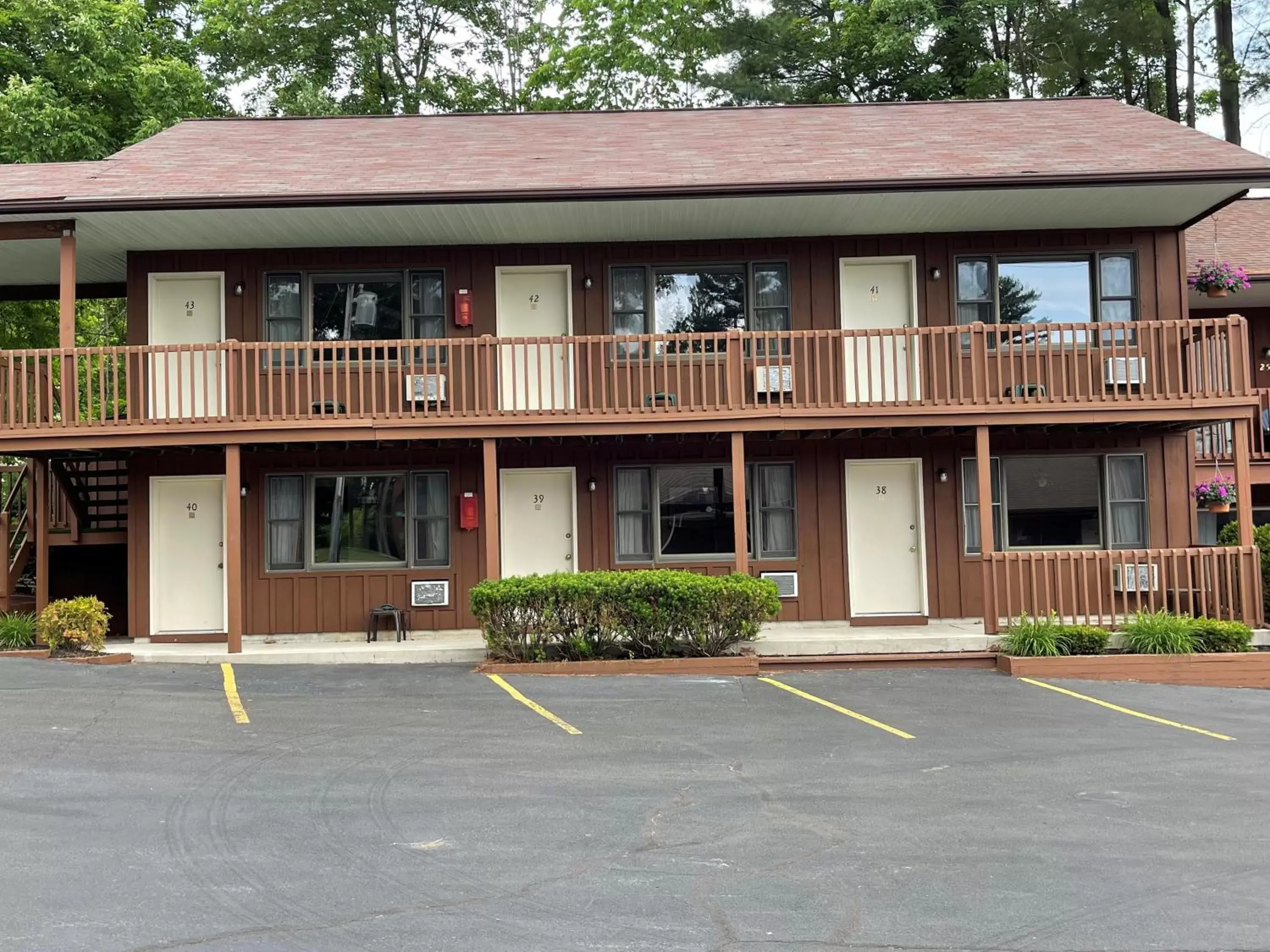 Property Building in Mohican Resort Motel, Conveniently located to all Adirondack attractions