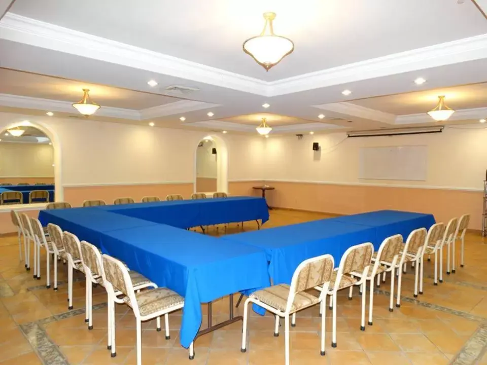 Meeting/conference room in Hotel Astromundo