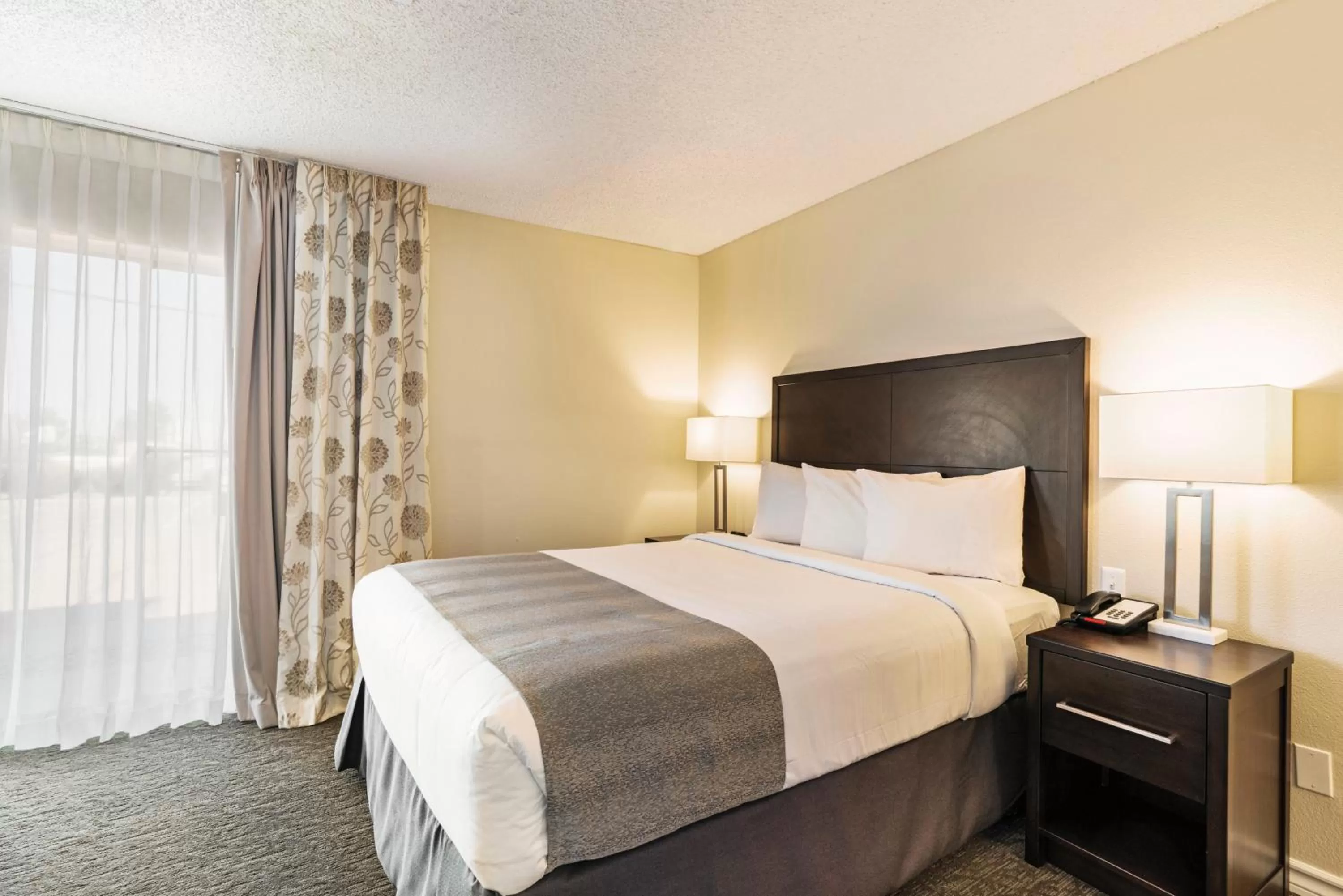 Bed in Chase Suite El Paso