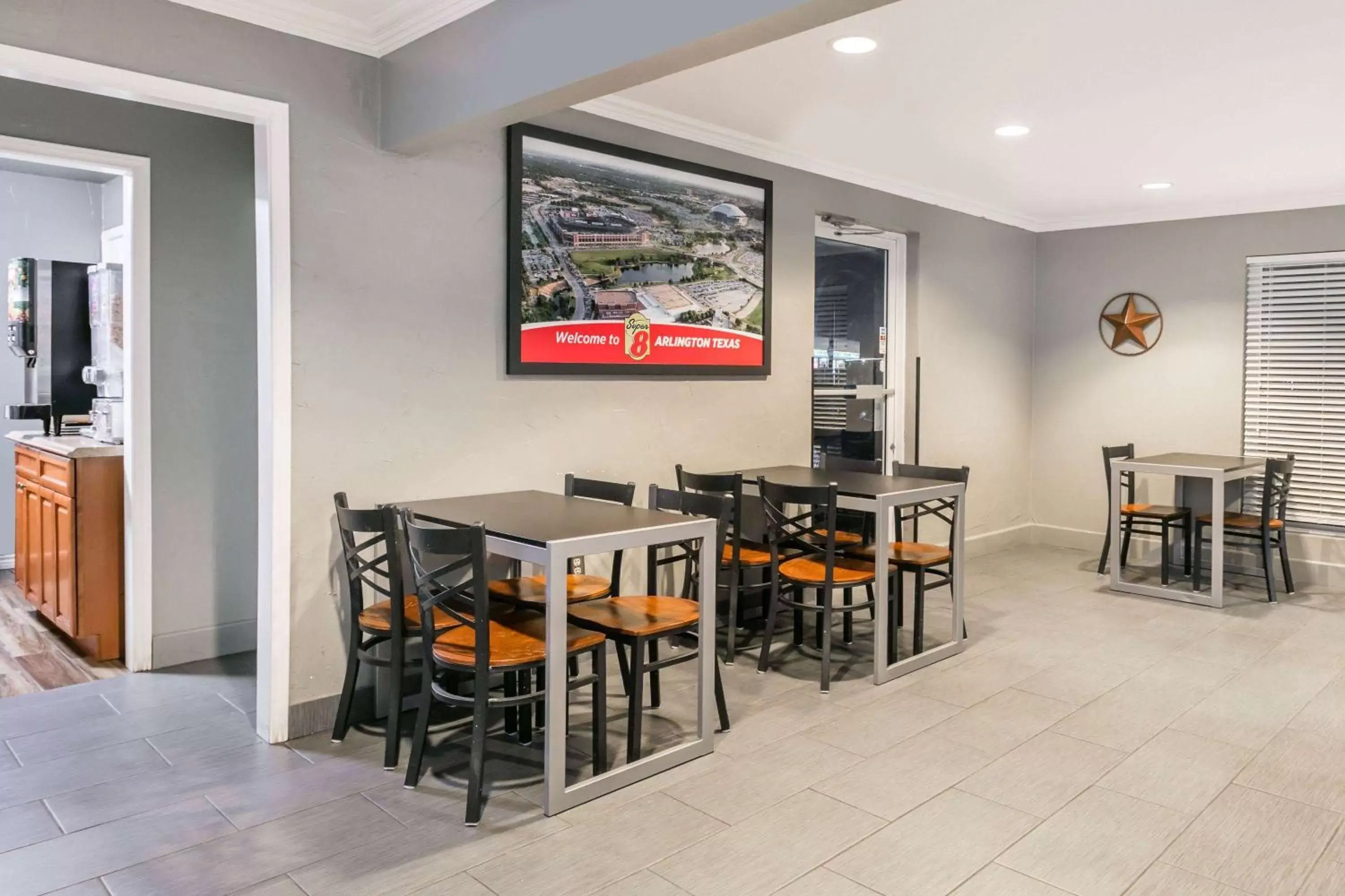 Lobby or reception, Restaurant/Places to Eat in Super 8 by Wyndham Arlington Near AT&T Stadium