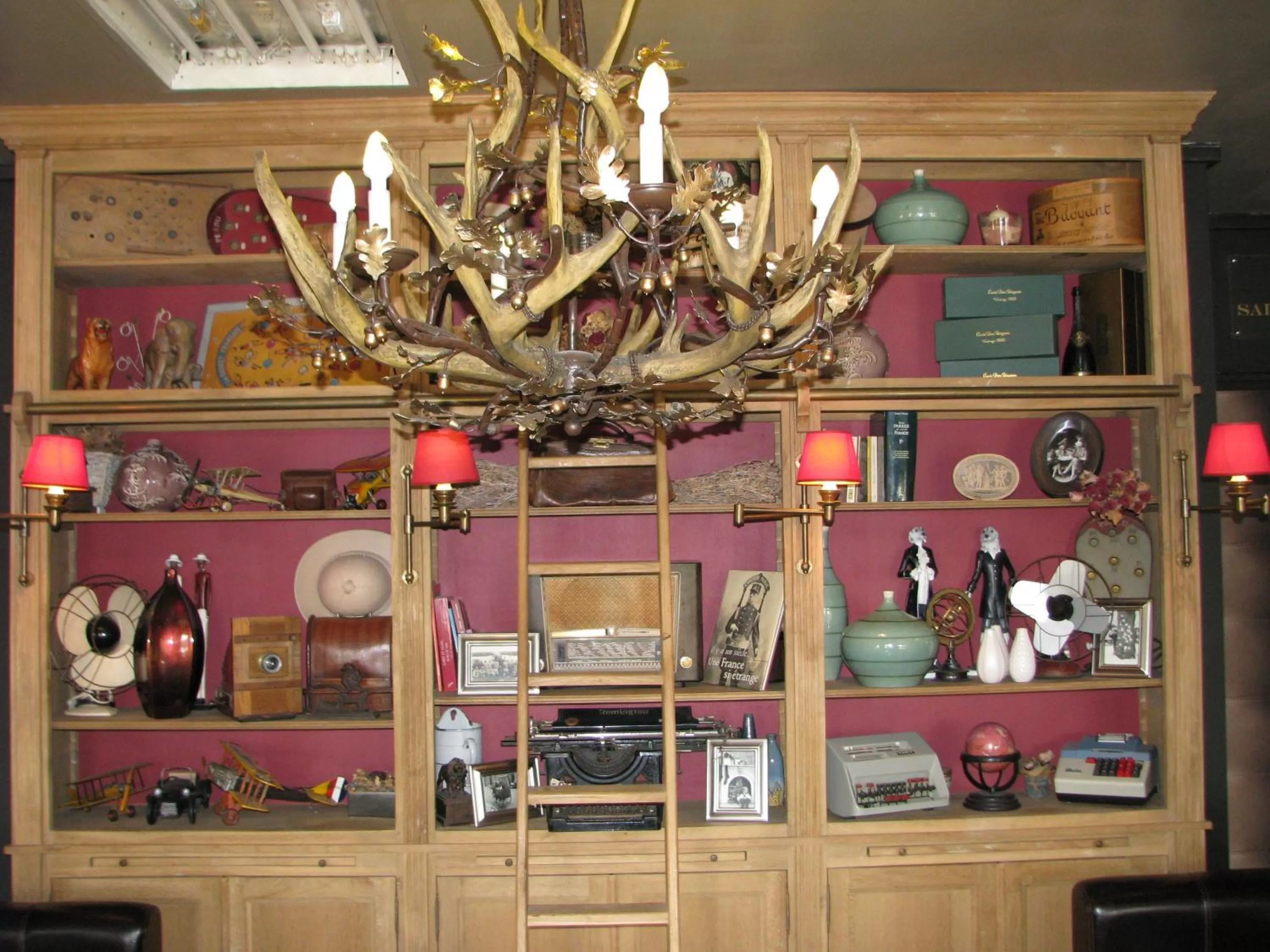 Decorative detail in Mercator