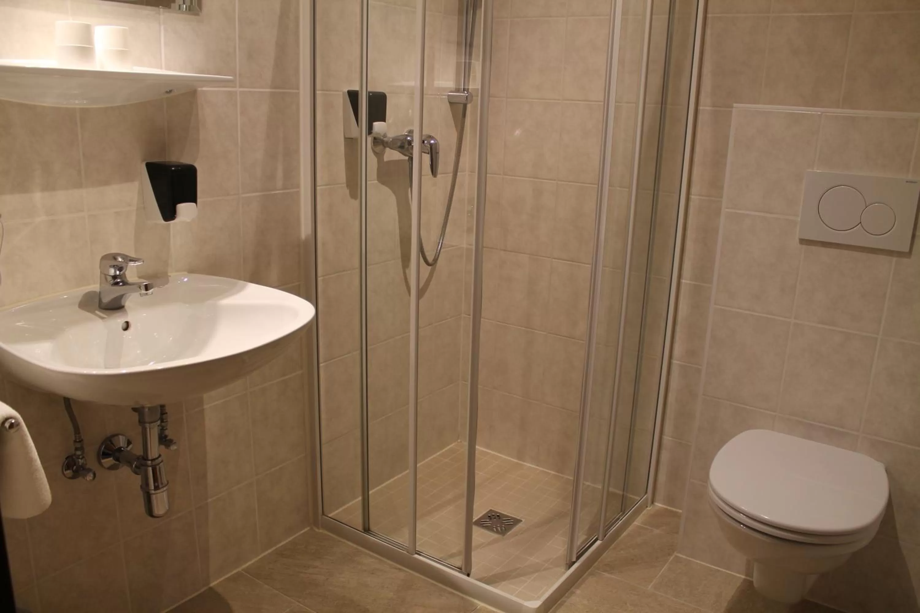 Toilet in Hotel Restaurant Schwartz