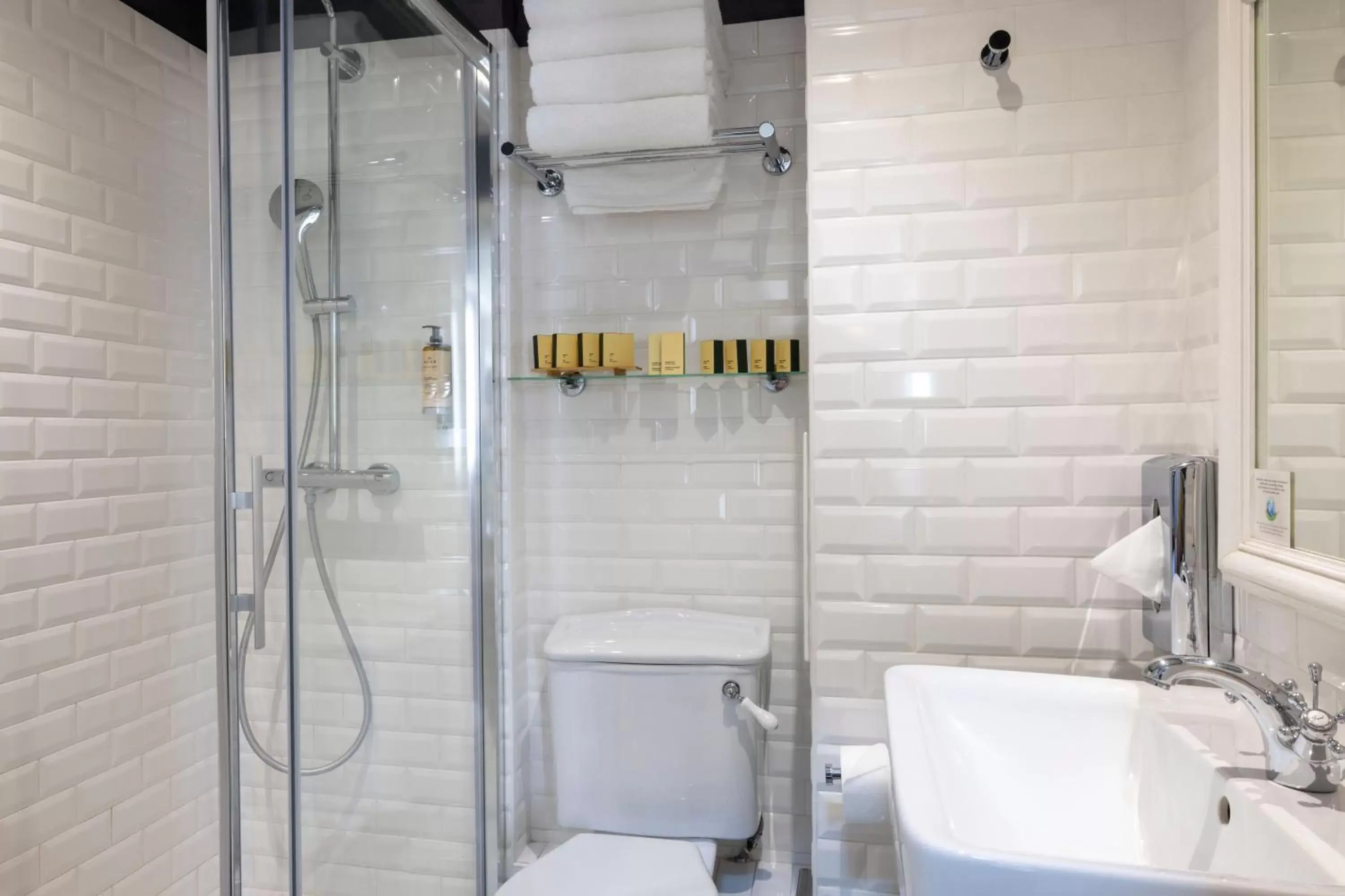 Shower, Bathroom in Hôtel Madeleine Haussmann