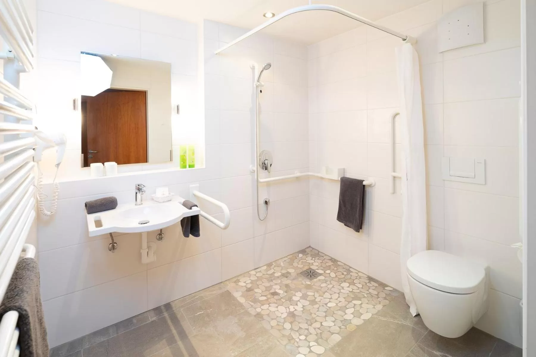 Bathroom in Familien- und Wellnesshotel "Viktoria"