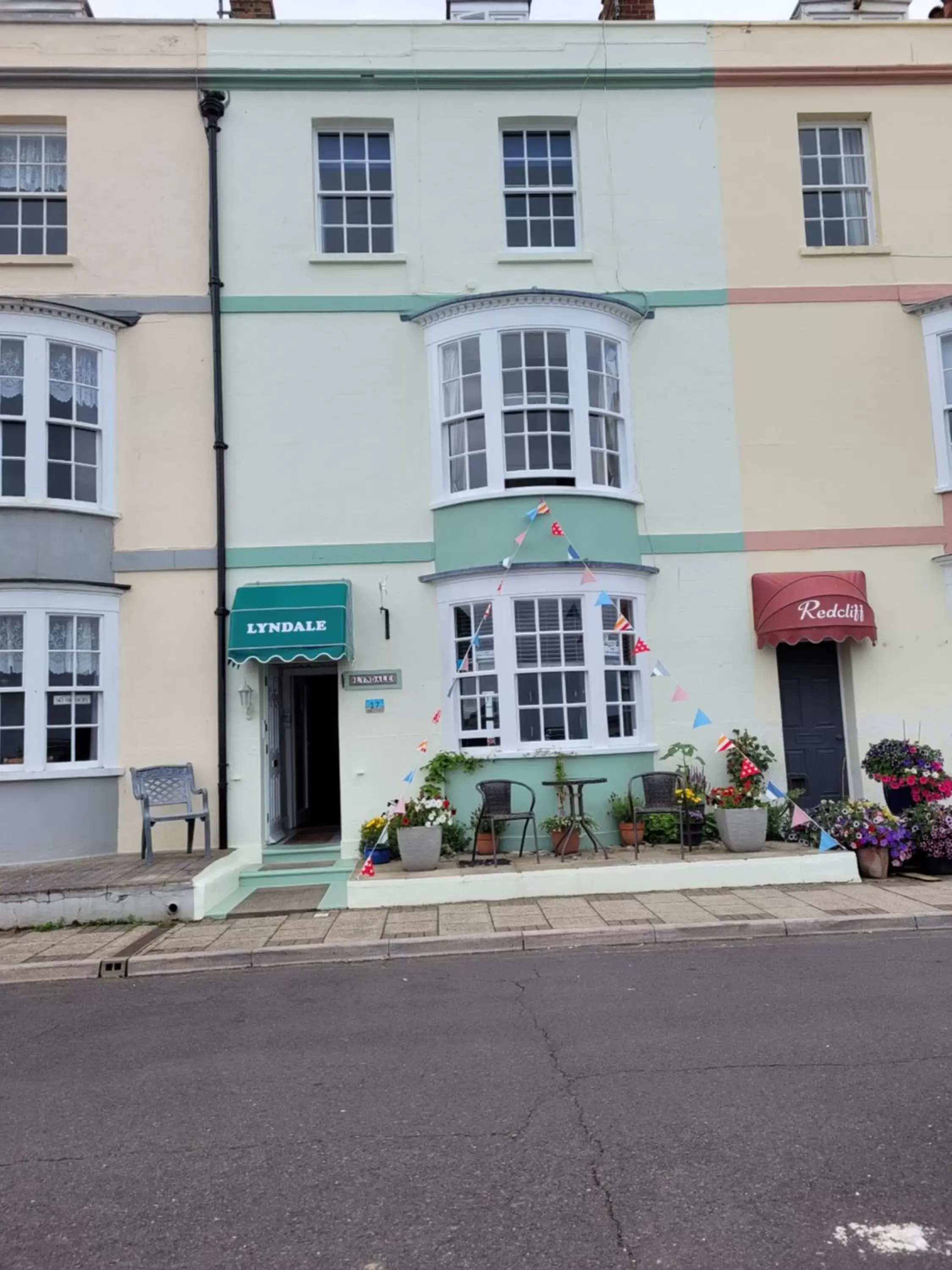 Facade/entrance in Lyndale Guest House