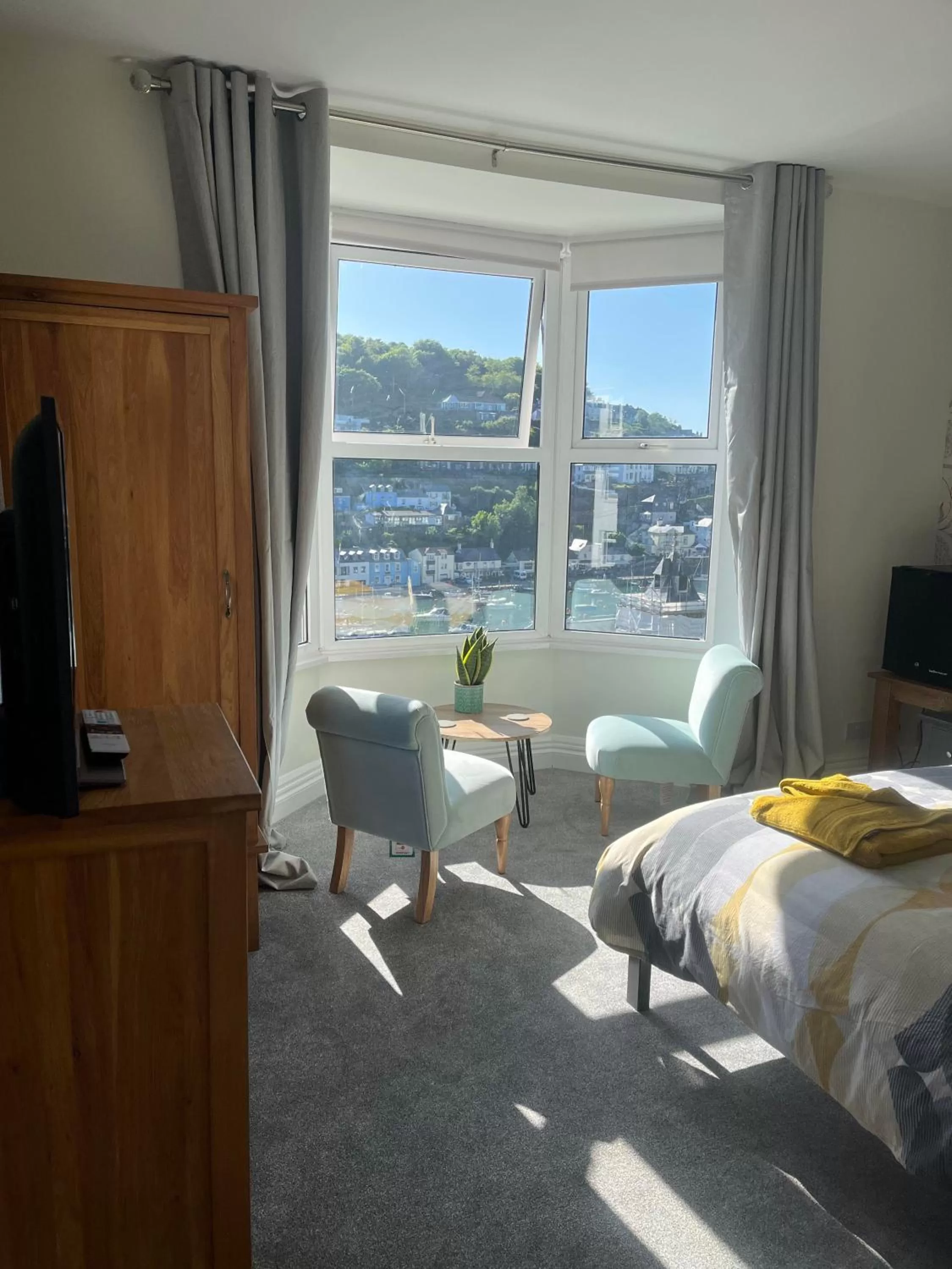 View (from property/room), Bed in Penwyn Bed and Breakfast