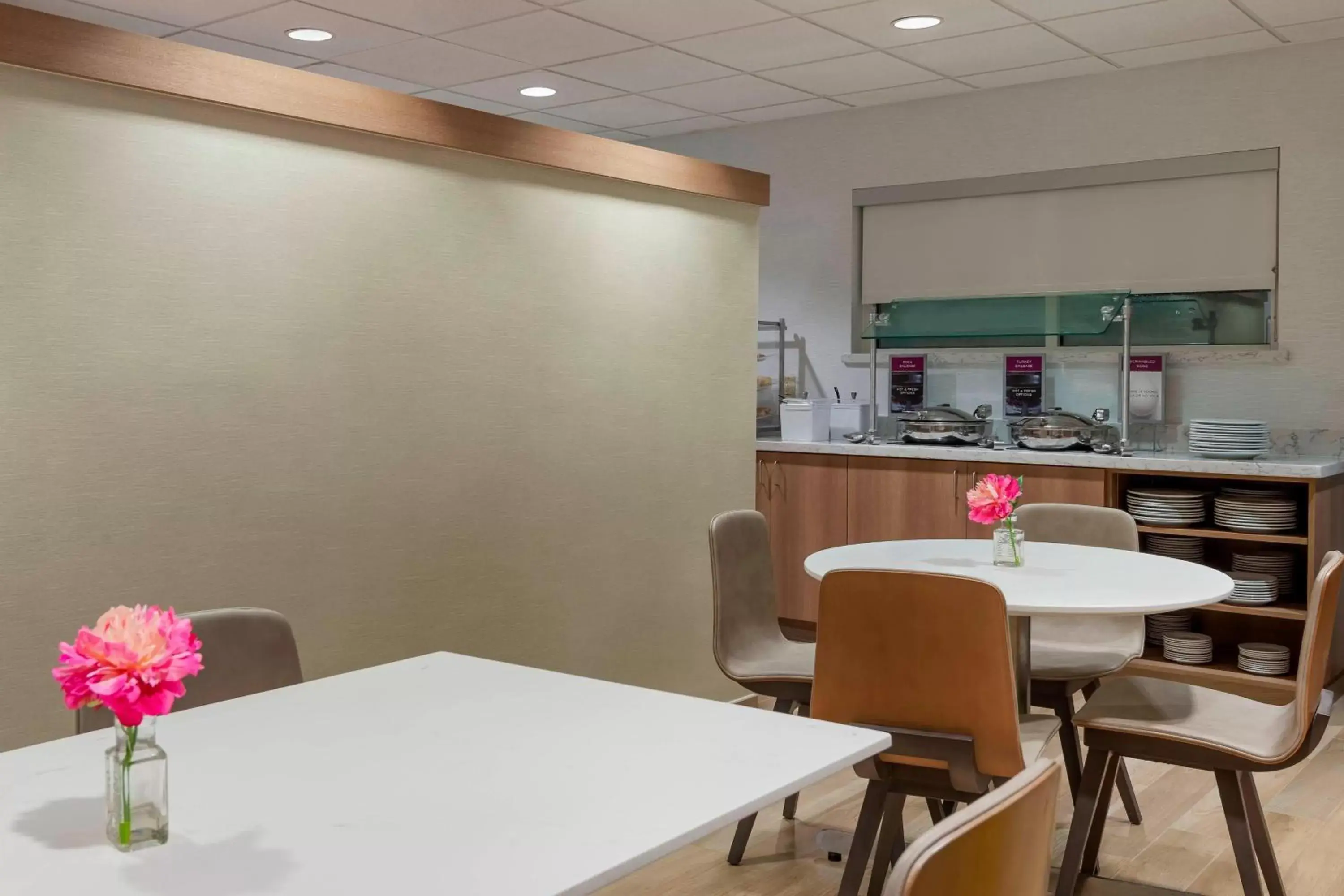 Restaurant/places to eat in Residence Inn by Marriott Tampa at USF/Medical Center