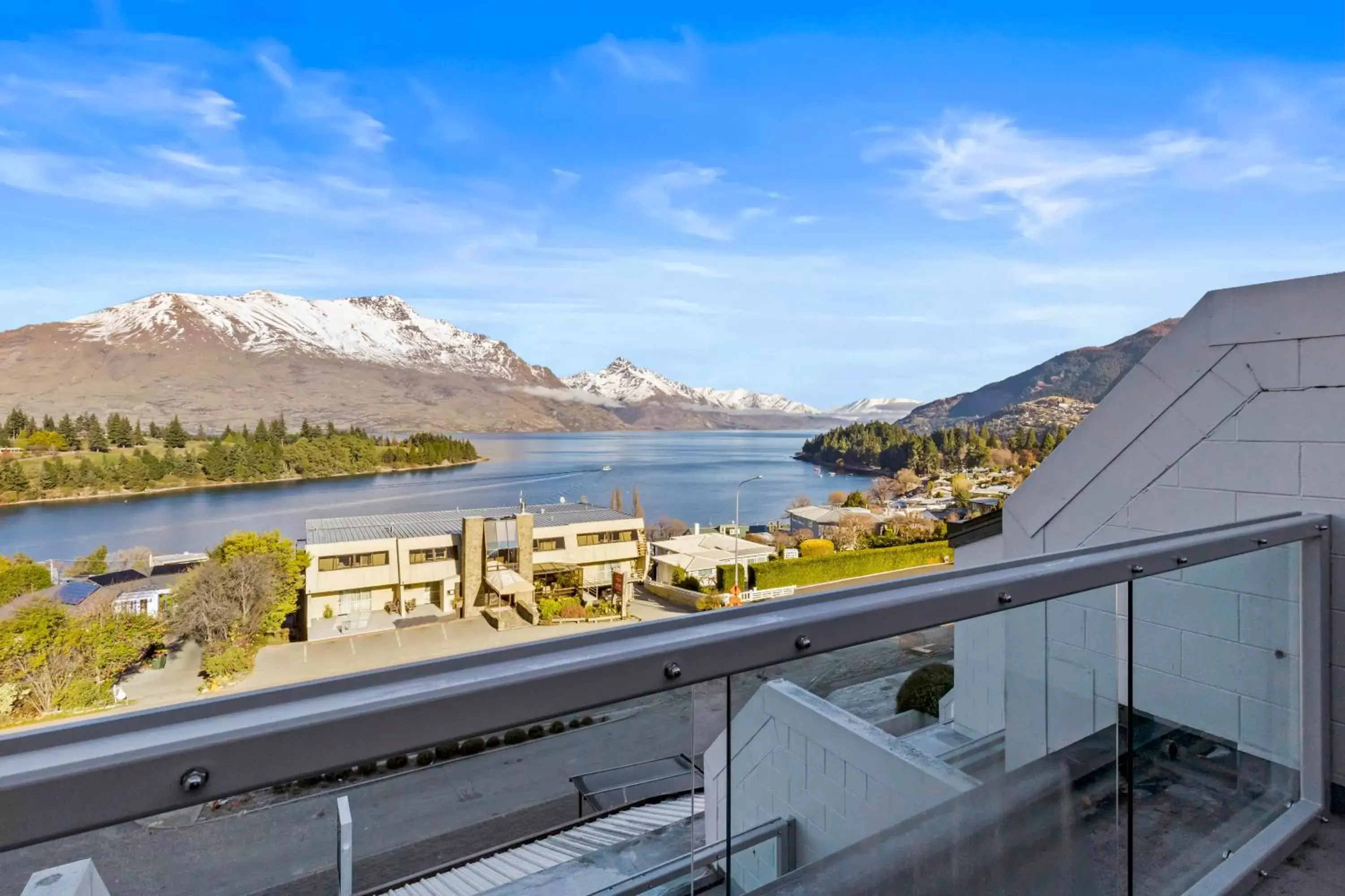 View (from property/room), Mountain View in Copthorne Hotel & Apartments Queenstown Lakeview