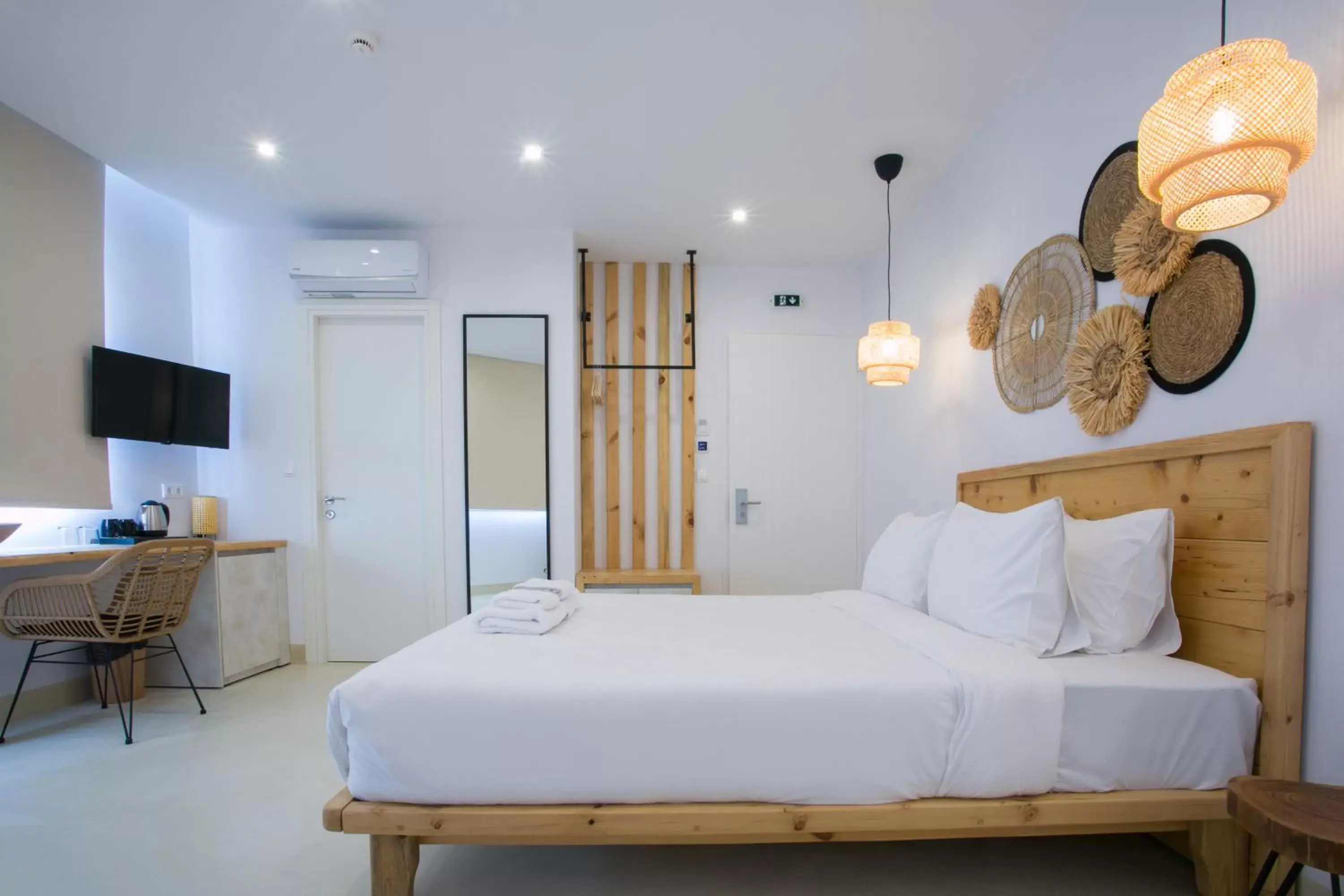Superior Double Room in White Corner Superior Double Room in White Corner