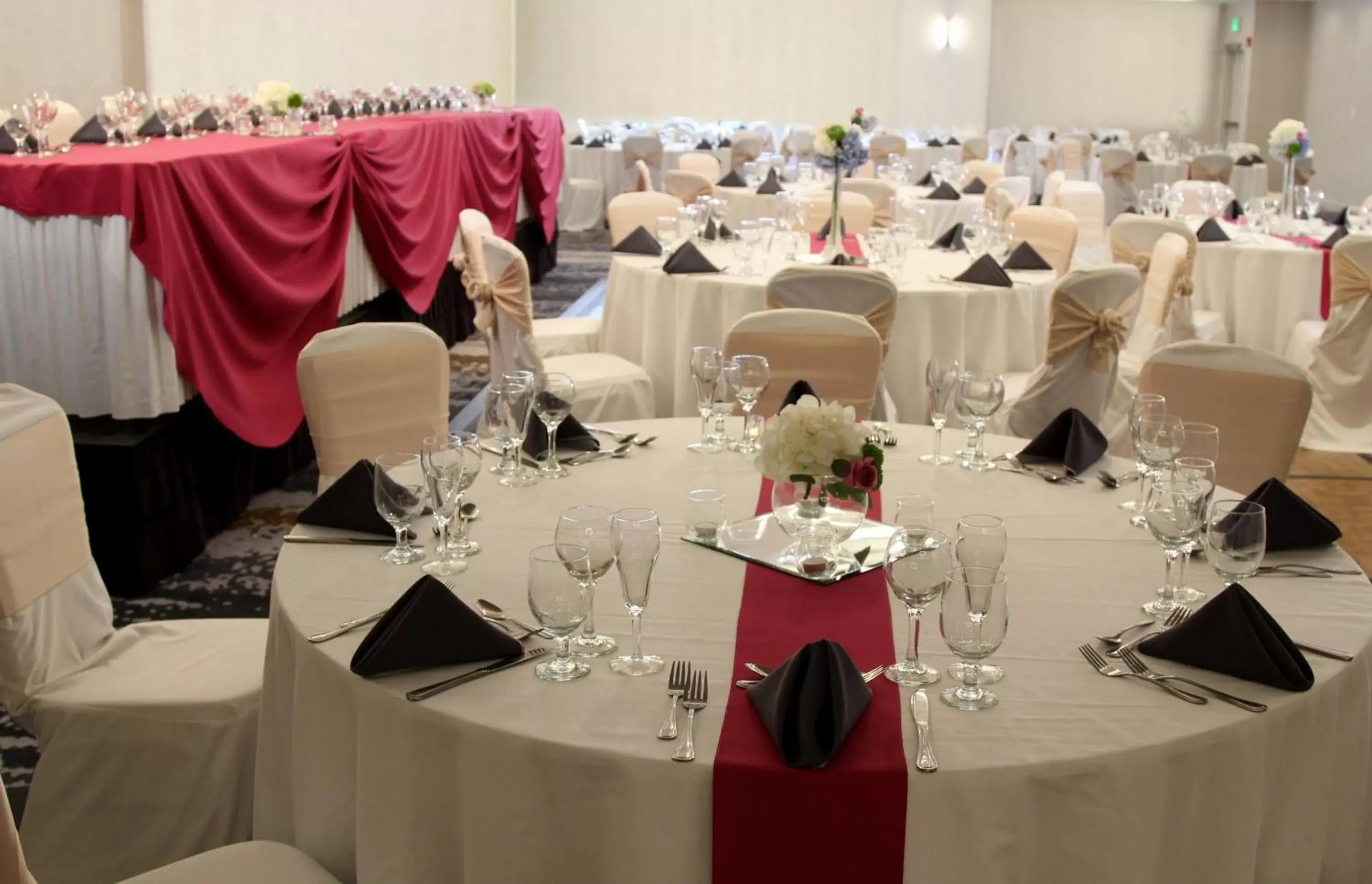 Banquet/Function facilities, Banquet Facilities in Crowne Plaza Chicago-Northbrook, an IHG Hotel