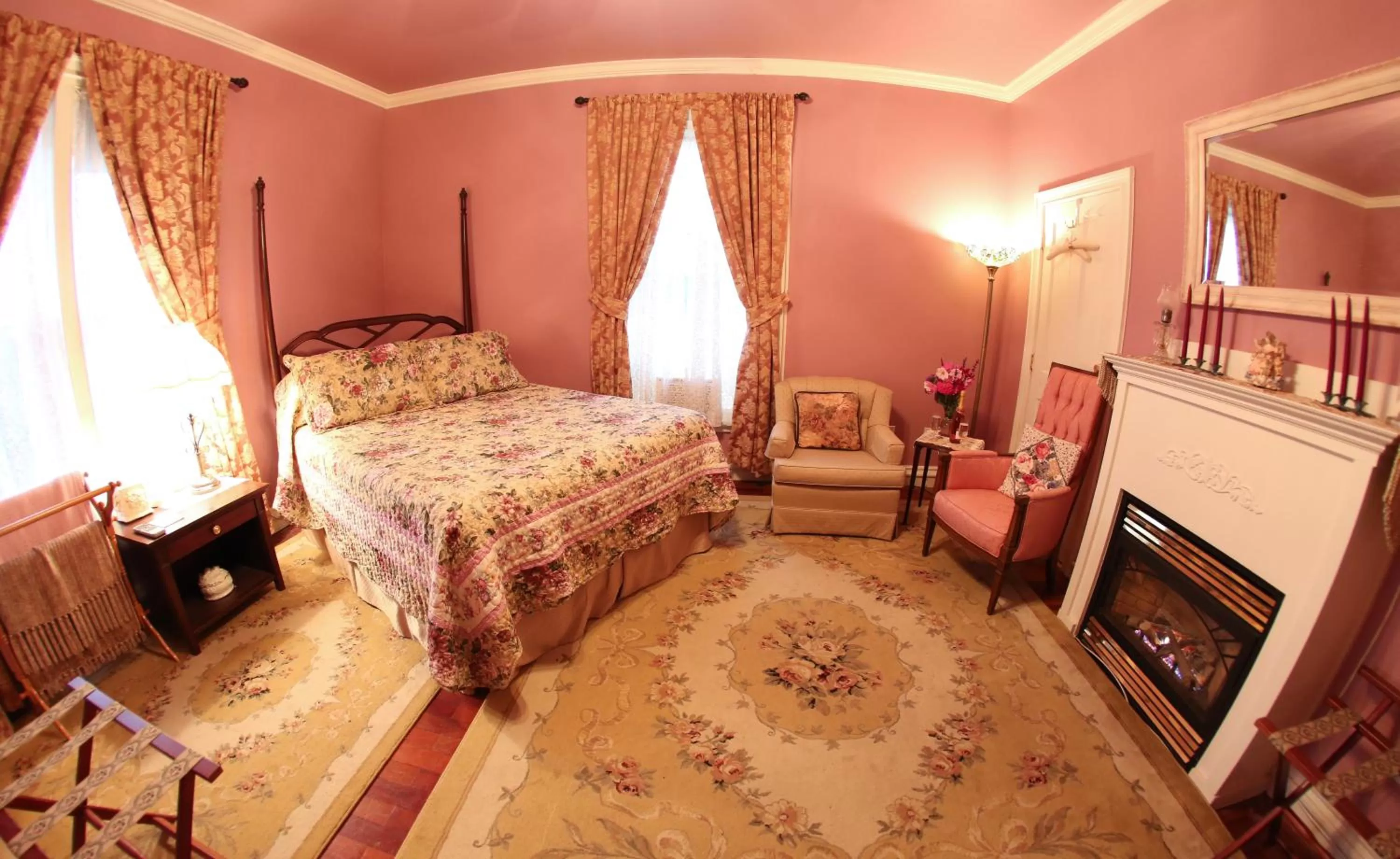 Bed in Center Harbor Sutton House B & B