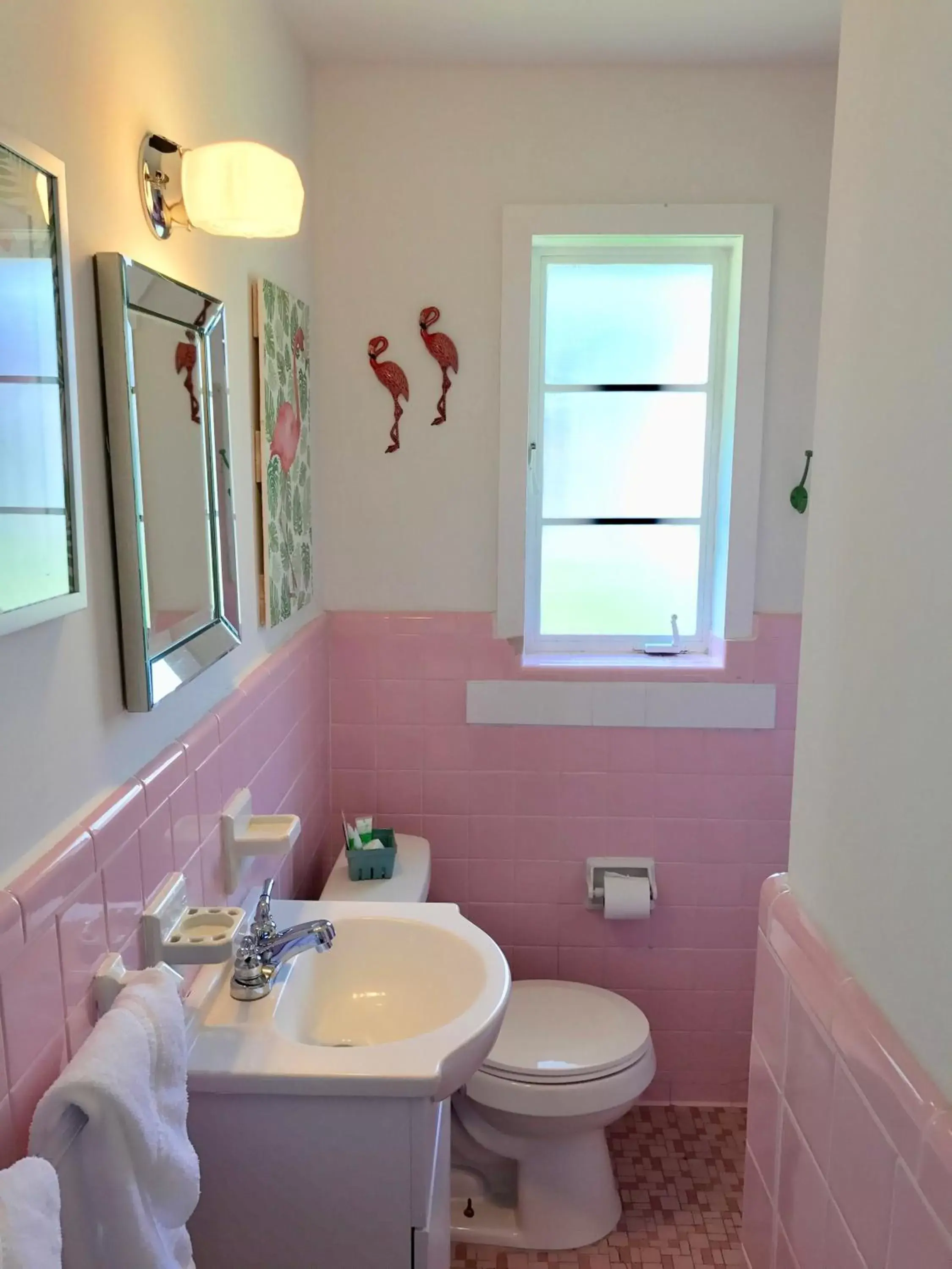 Bathroom in Dame Fortune's Cottage Court