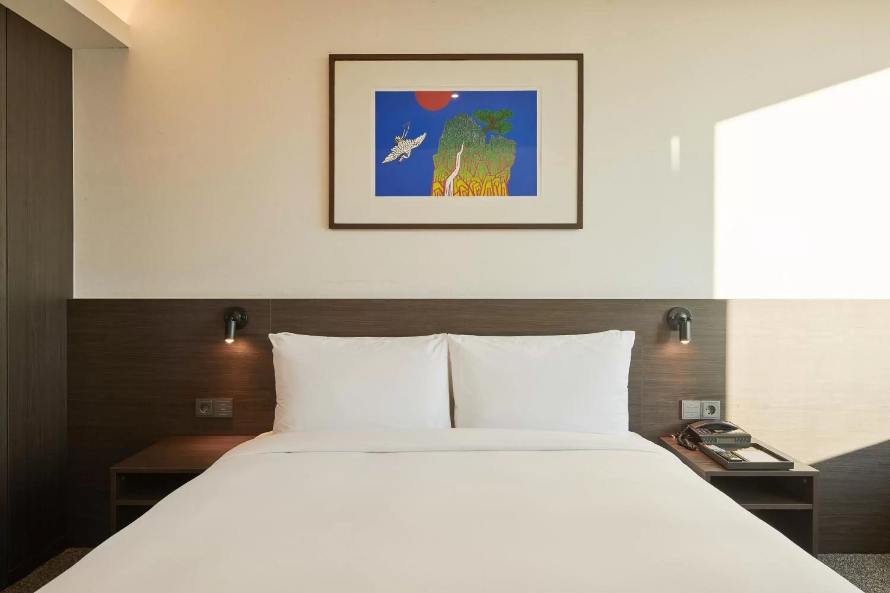 Bed in Nine Tree Premier Hotel Insadong