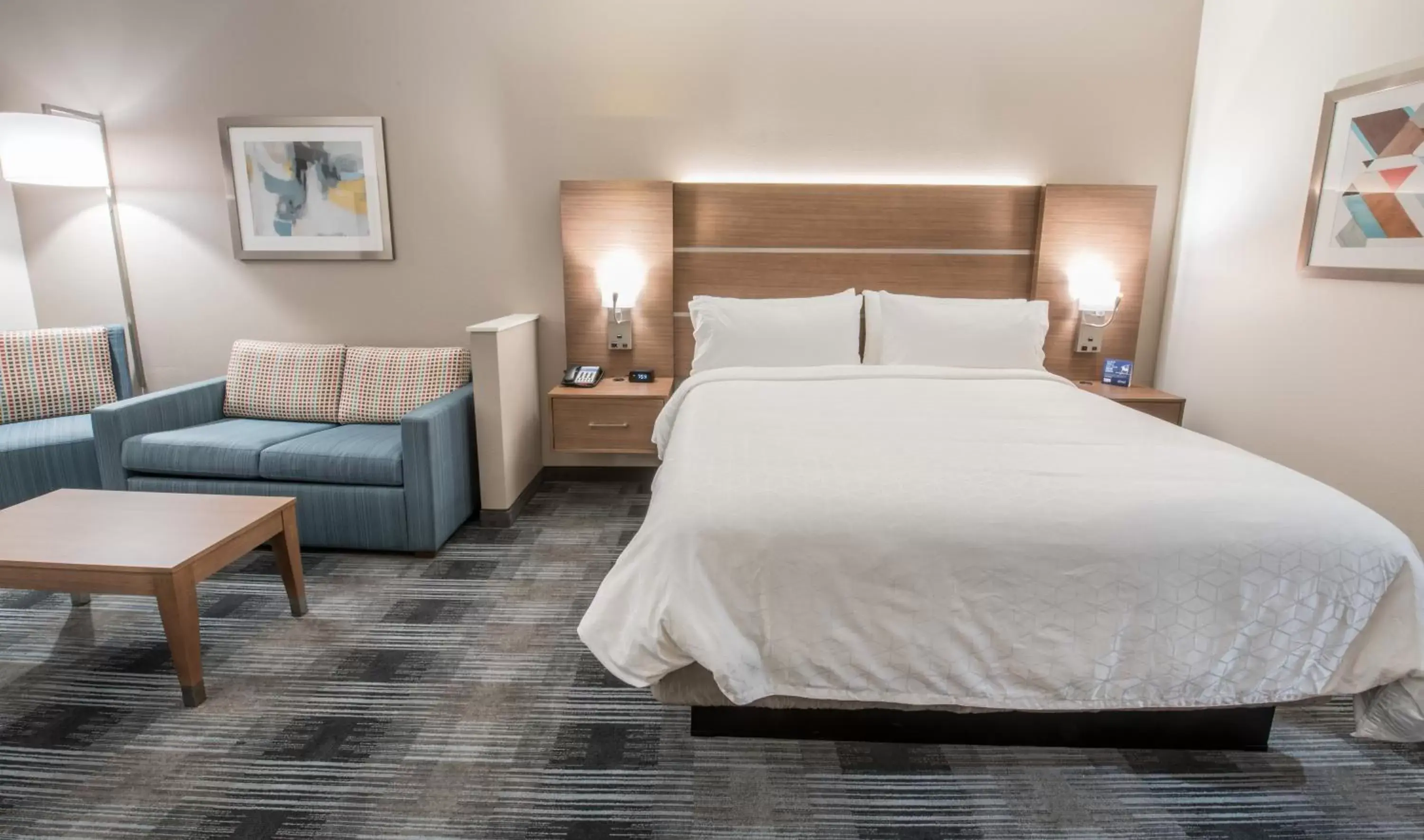 Photo of the whole room, Bed in Holiday Inn Express & Suites - Houston Westchase - Westheimer, an IHG Hotel