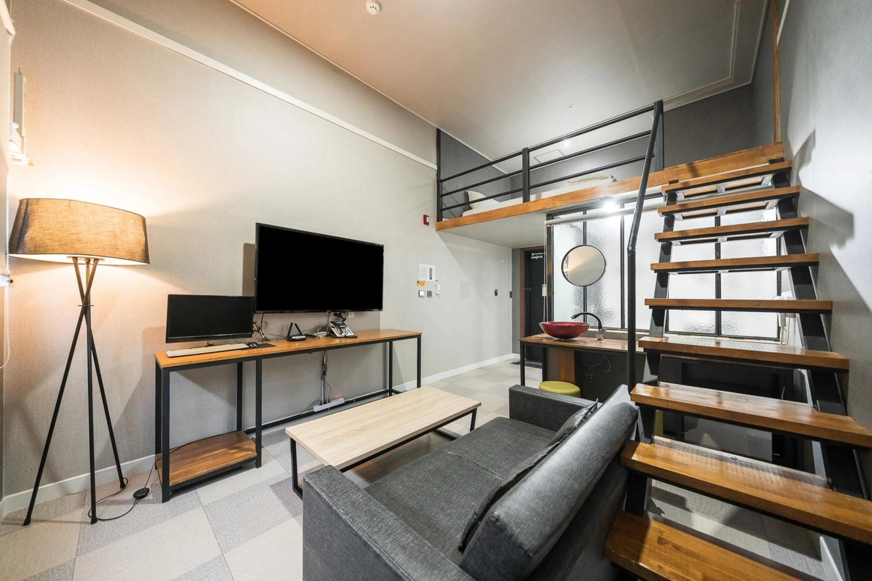 TV and multimedia in Malu Hotel Suwon