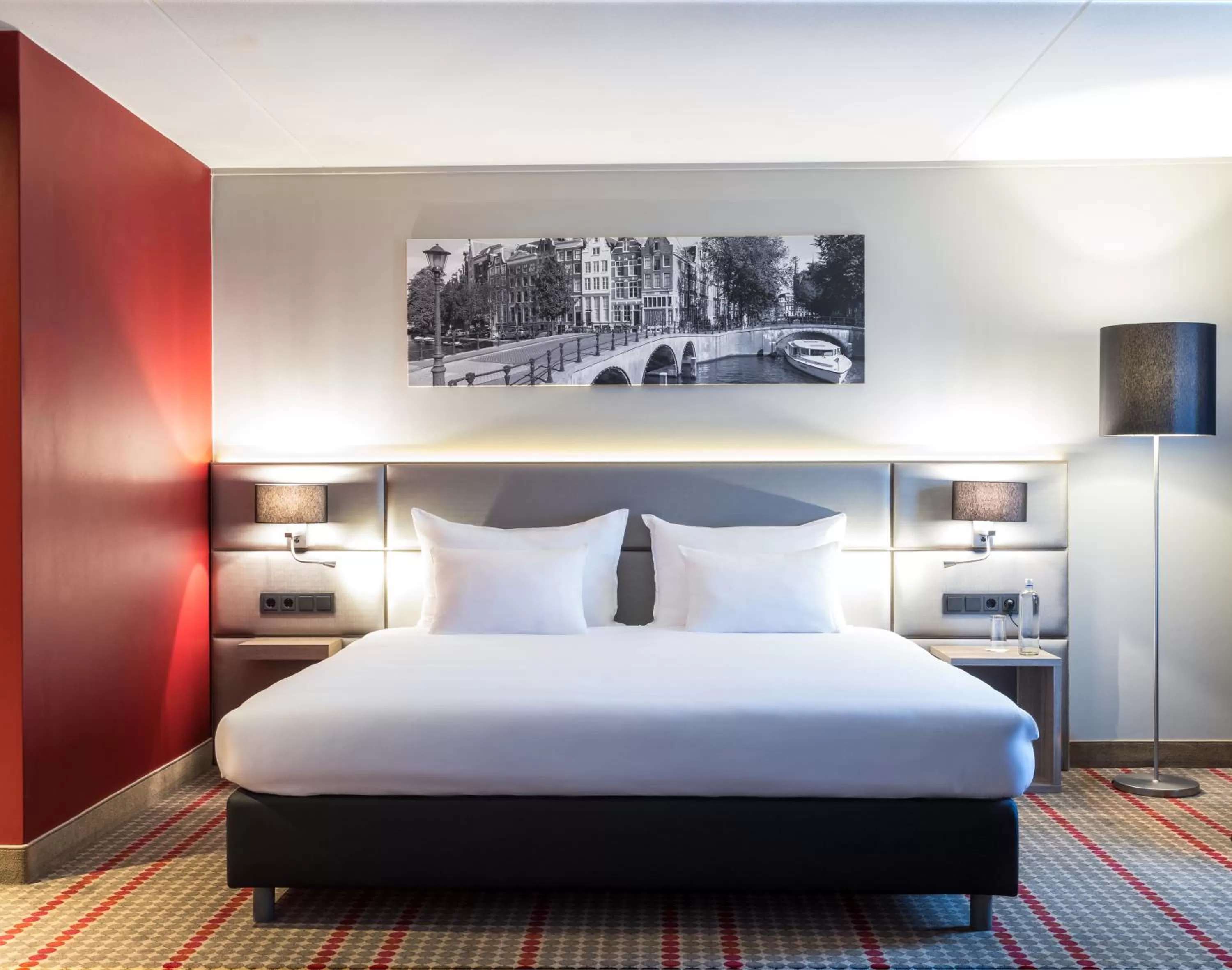 Bedroom, Bed in Ramada by Wyndham Amsterdam Airport Schiphol
