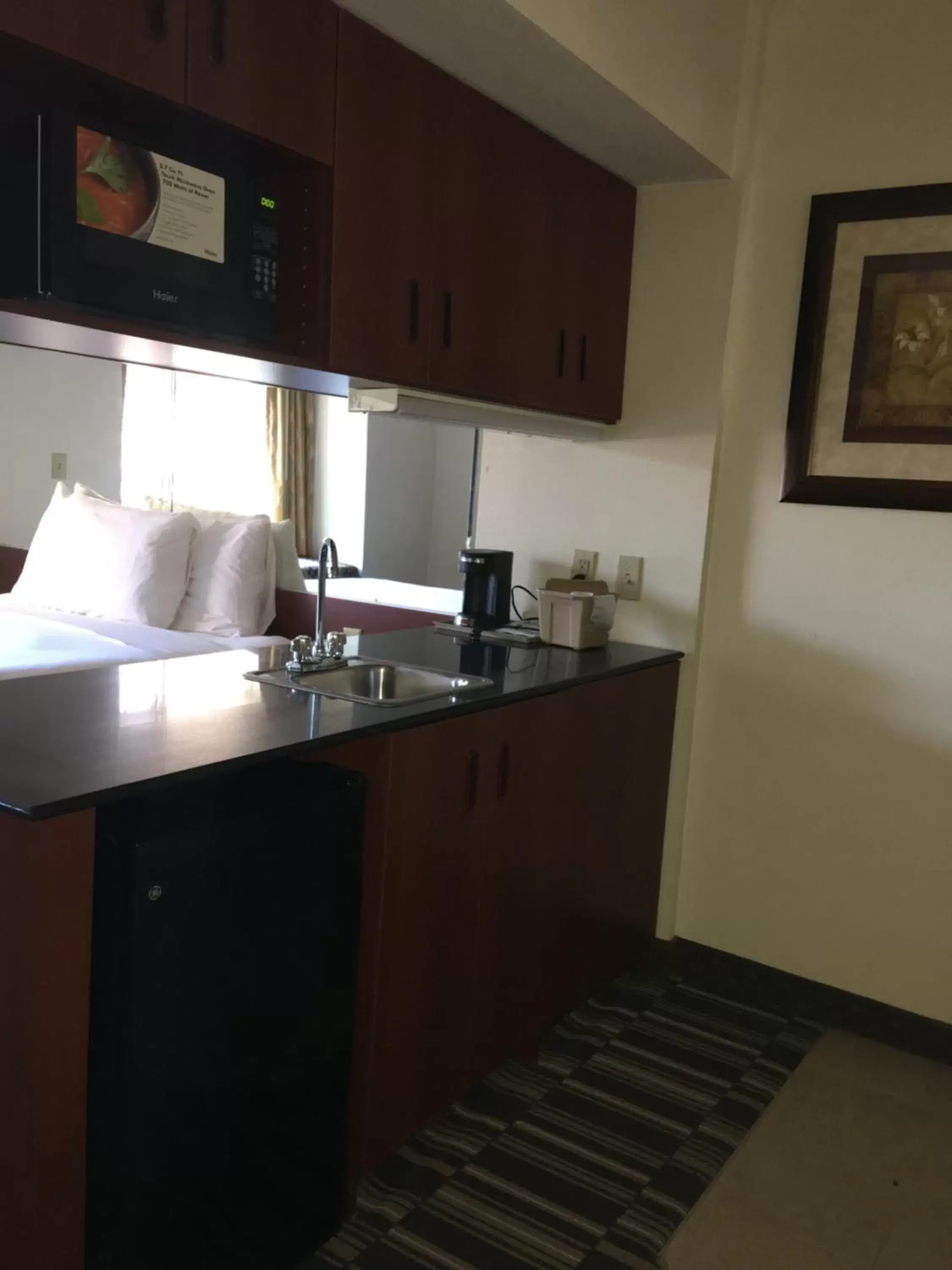 Decorative detail, Kitchen/Kitchenette in Microtel Inn & Suites by Wyndham Indianapolis Airport