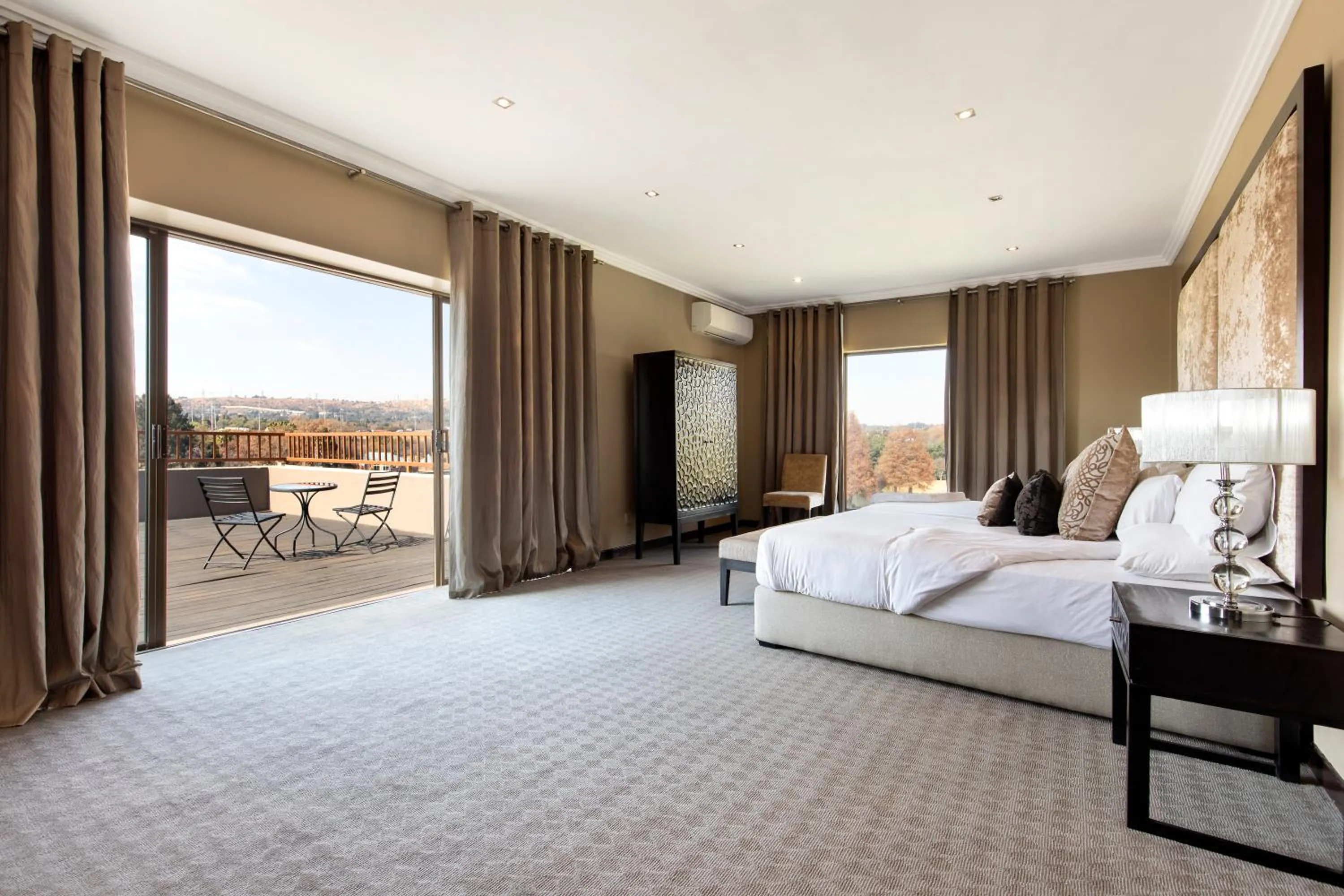 Photo of the whole room, Bed in St Andrews Hotel and Spa