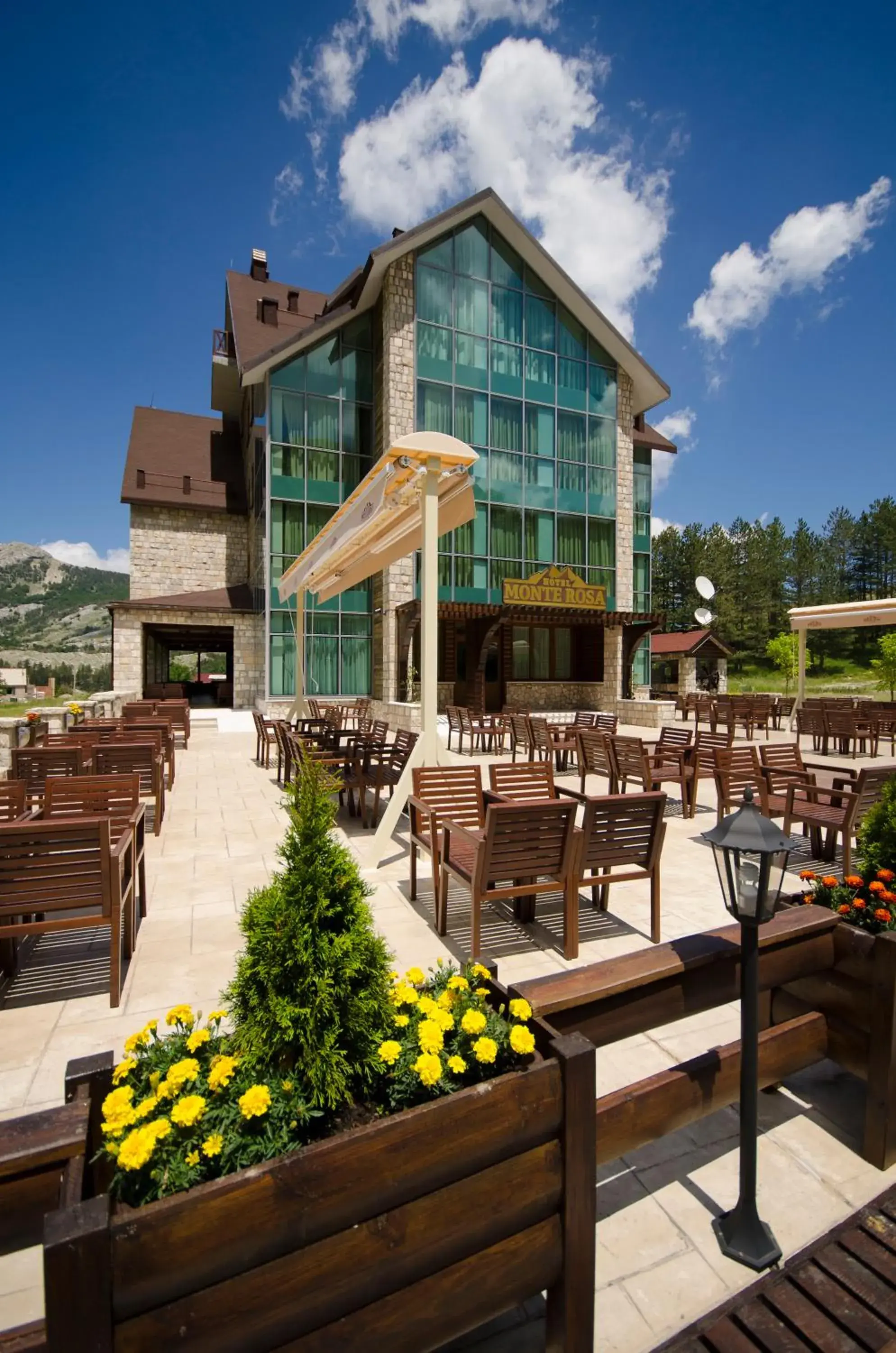 Mountain view, Property Building in Hotel Monte Rosa