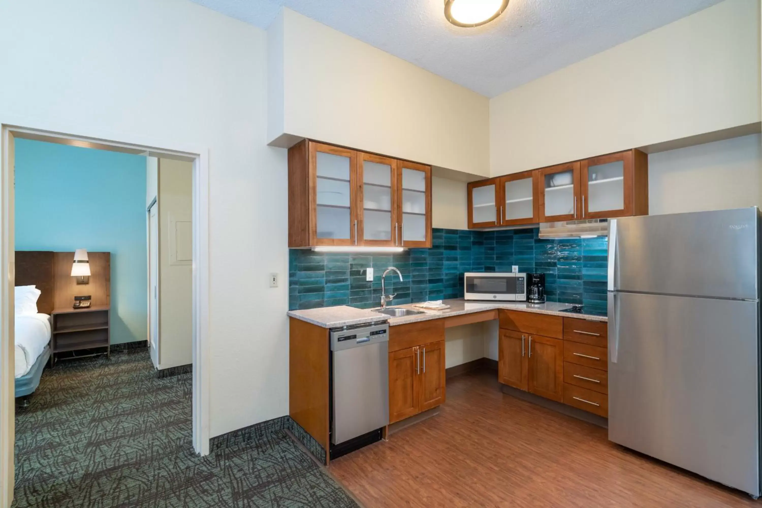 Photo of the whole room, Kitchen/Kitchenette in Staybridge Suites Memphis-Poplar Ave East, an IHG Hotel