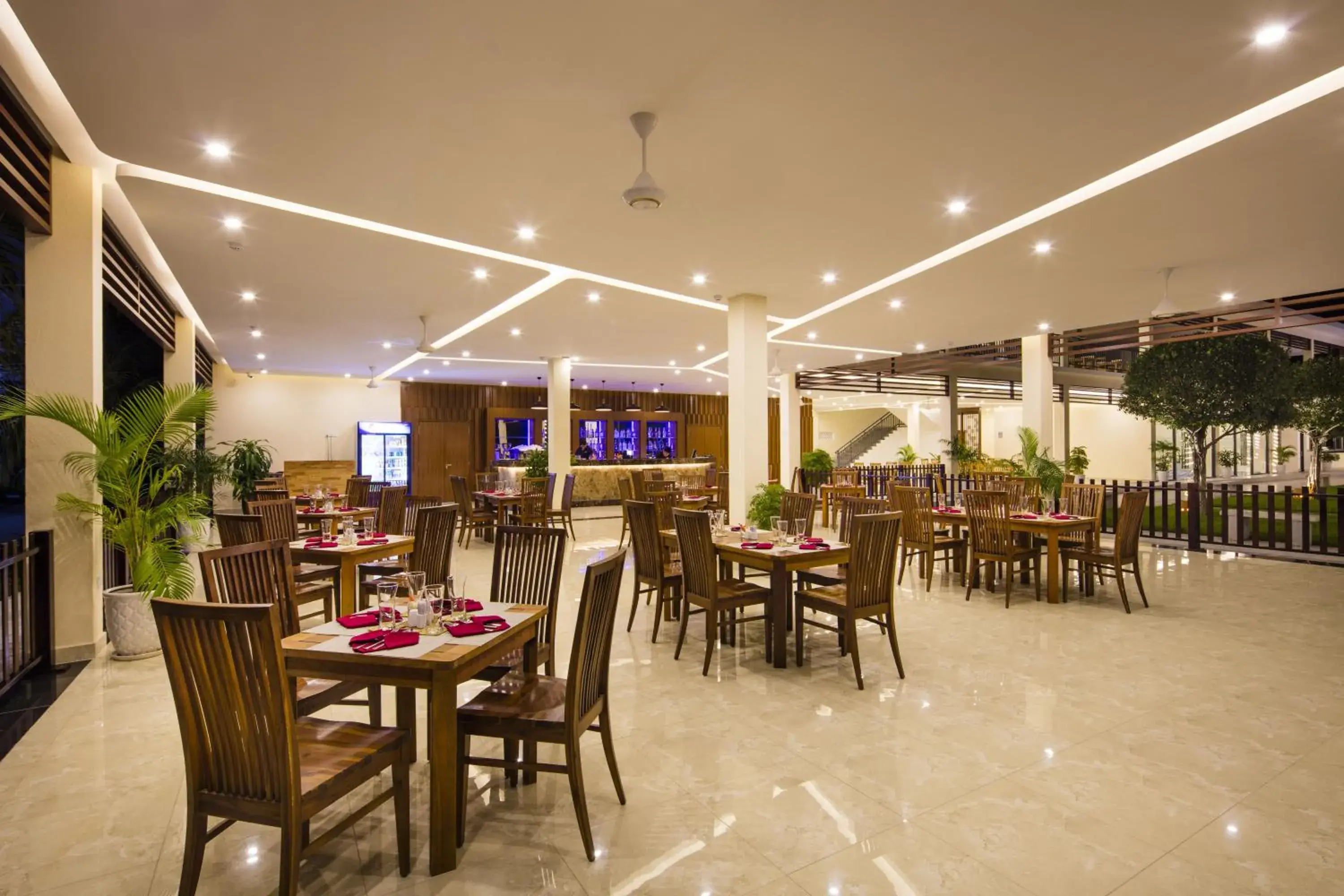 Restaurant/Places to Eat in Diamond Bay Condotel Resort Nha Trang