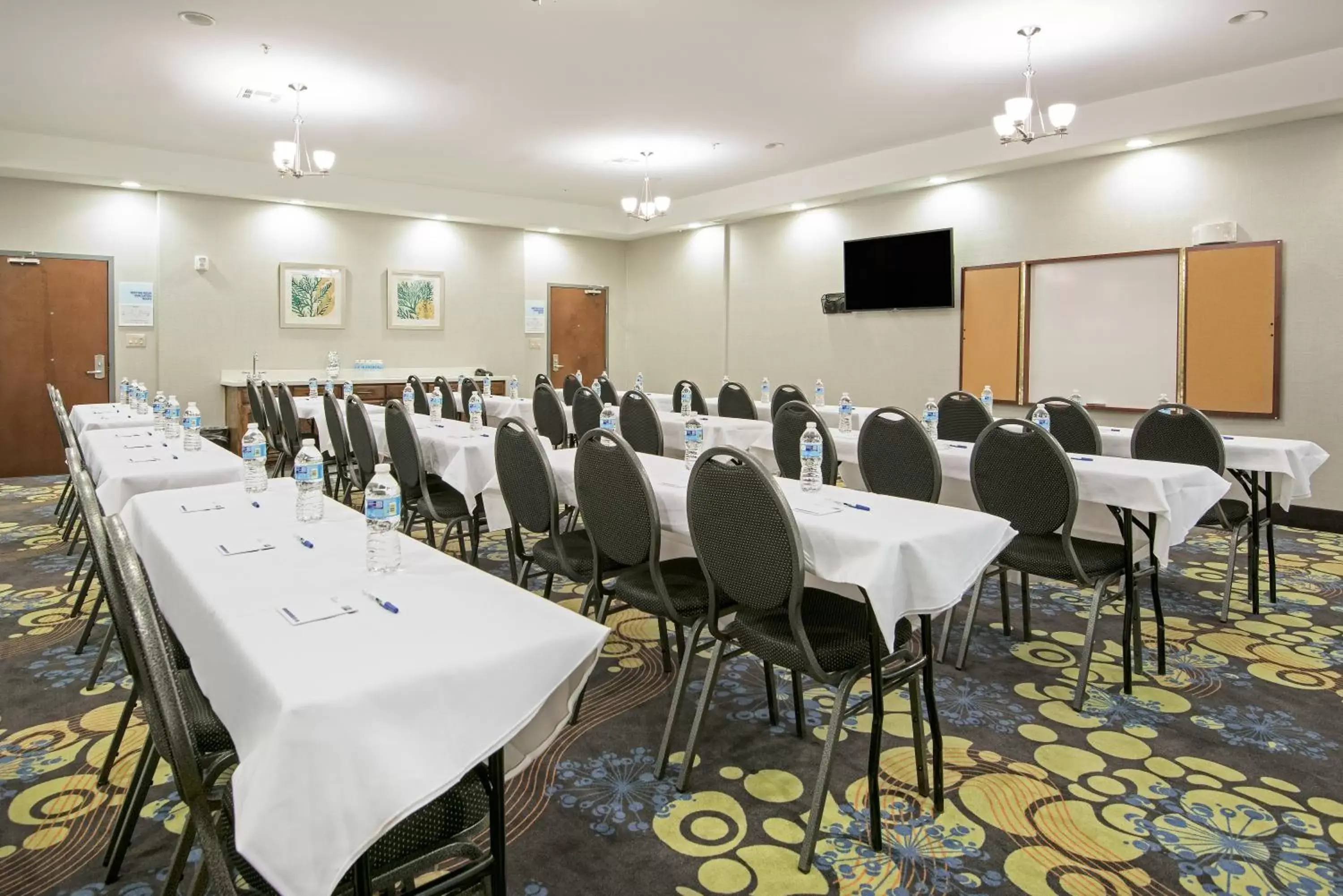 Meeting/conference room in Holiday Inn Express Hotel and Suites Monahans I-20, an IHG Hotel