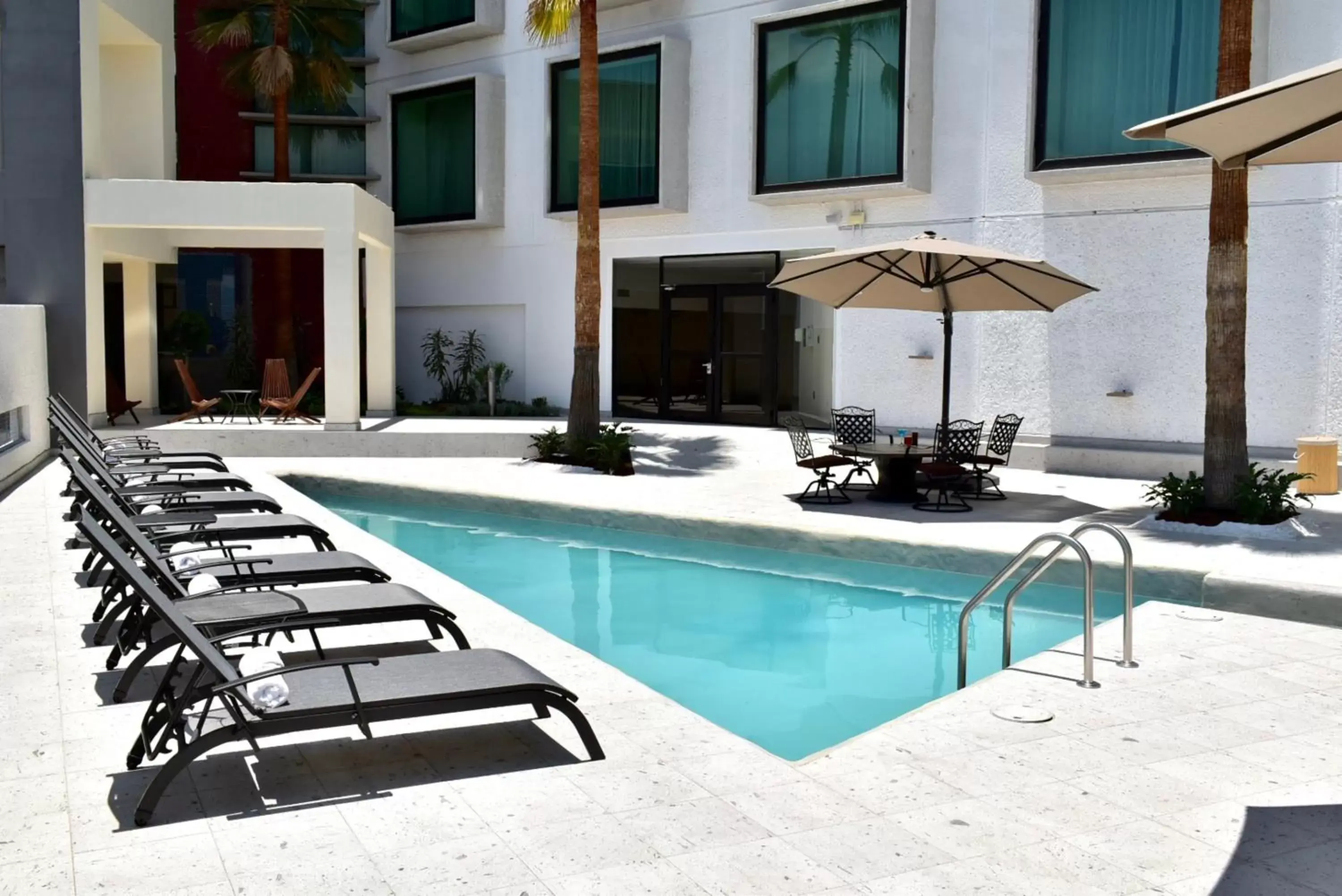 Swimming Pool in Hotel Diamante Queretaro