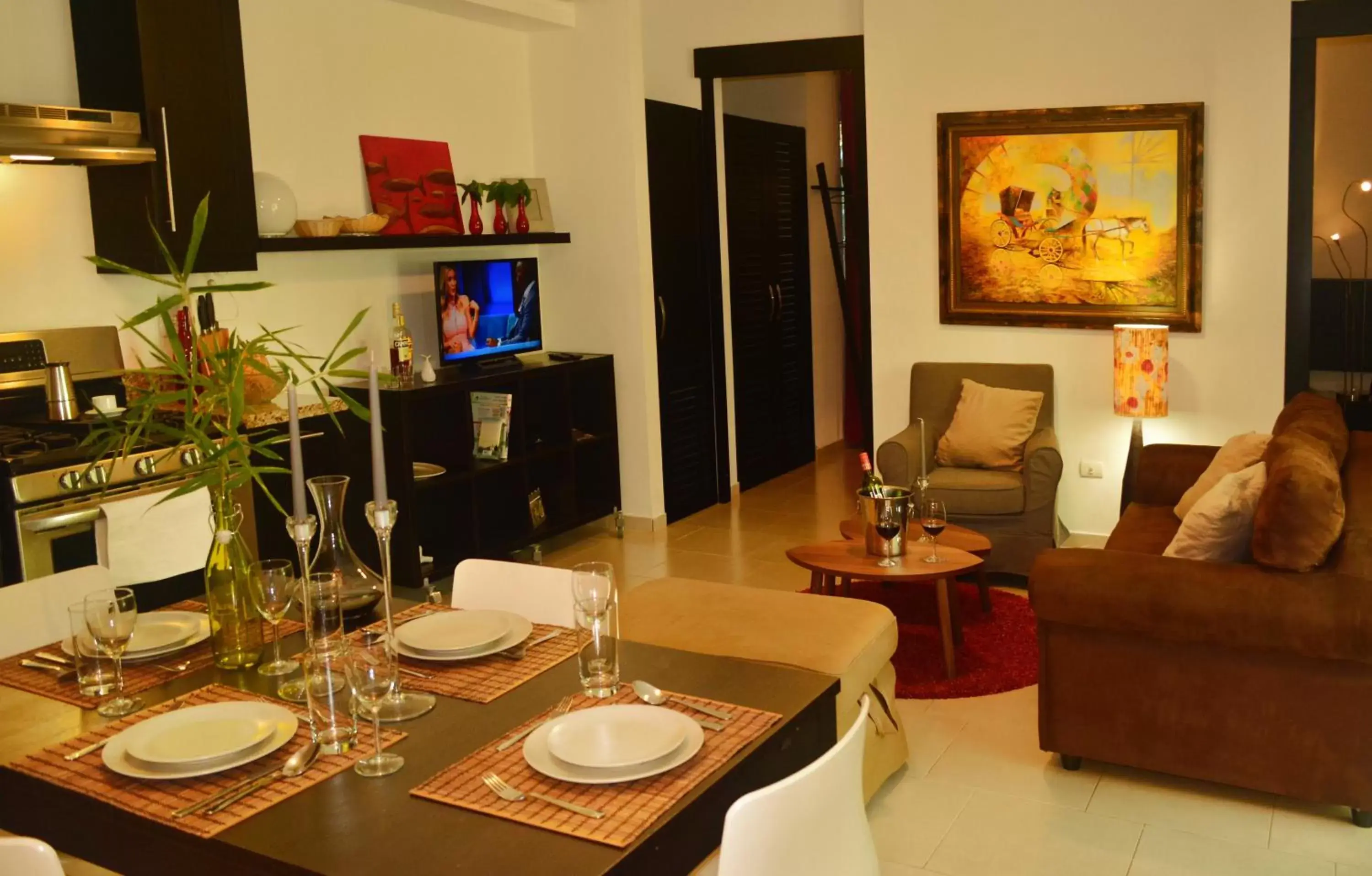 TV and multimedia, Dining Area in Instyle Residences at Infiniti Blu