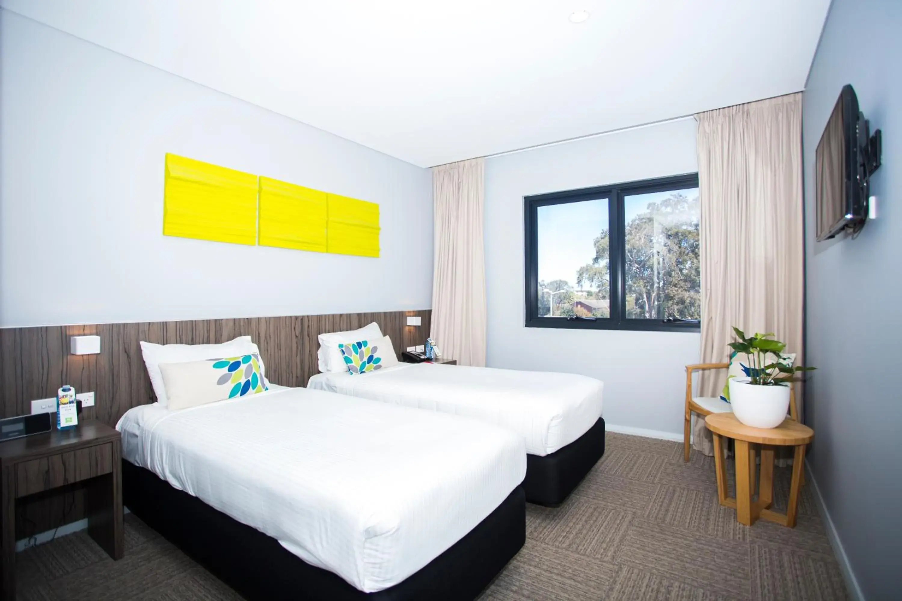 Photo of the whole room, Bed in Ibis Styles The Entrance