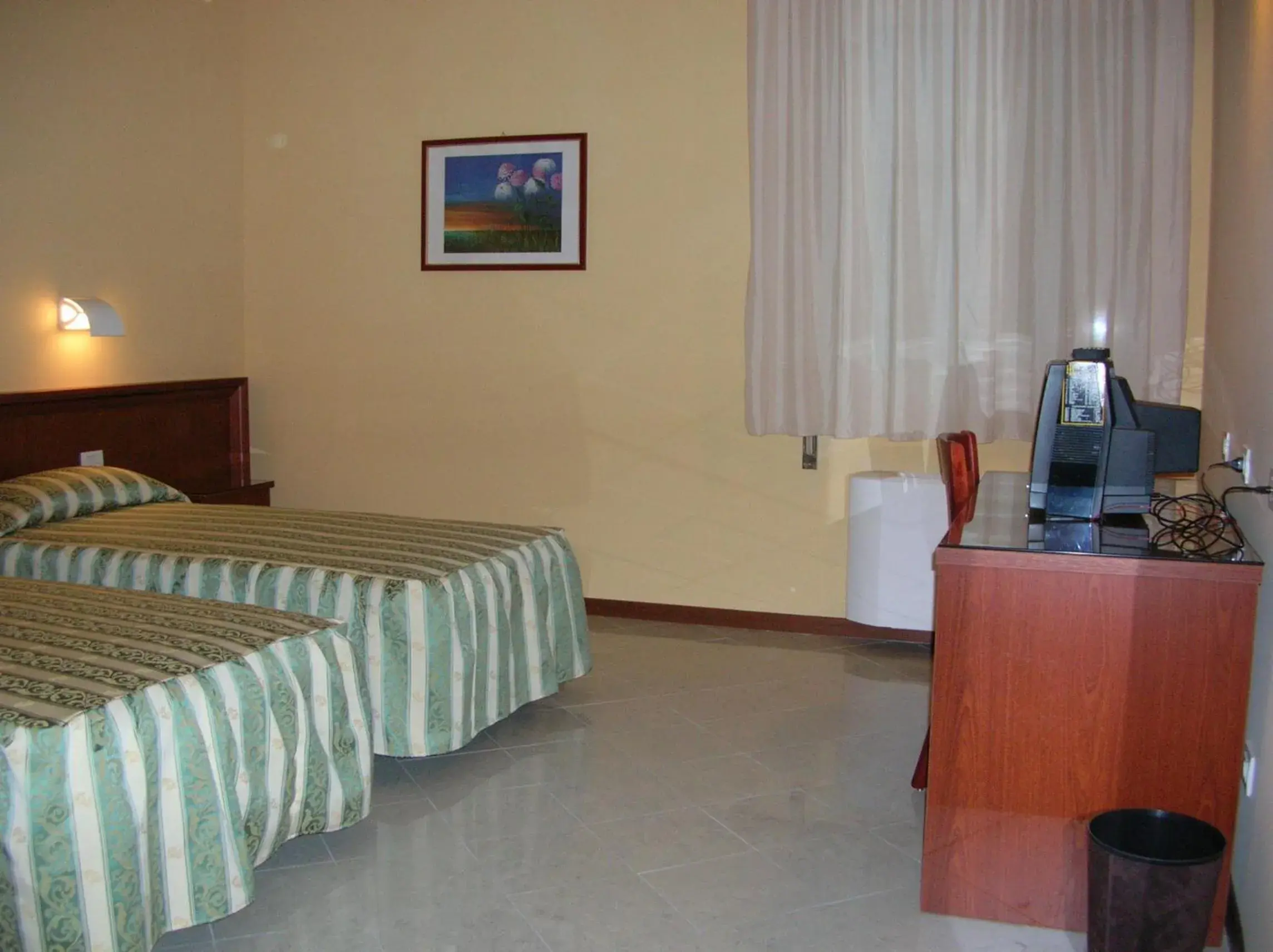 Photo of the whole room, Bed in Hotel Industria