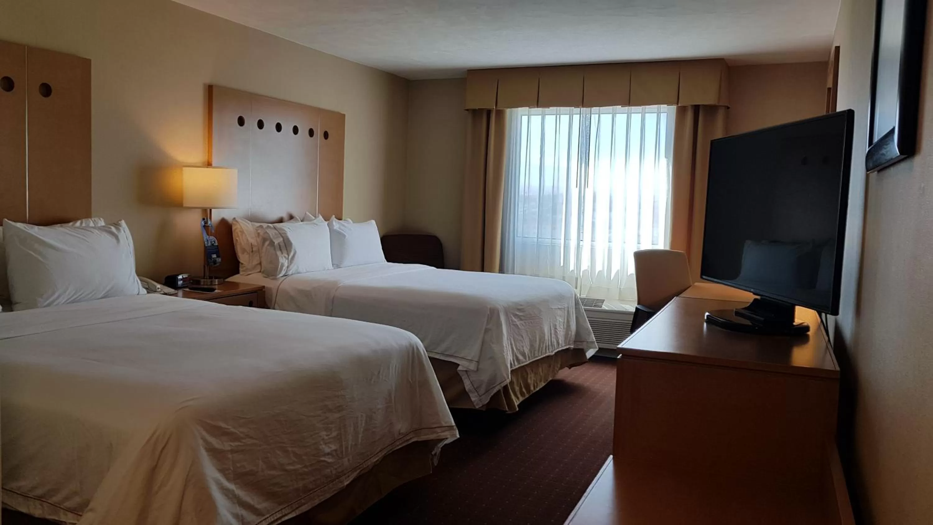 Communal lounge/ TV room, Bed in Holiday Inn Express Saltillo Zona Aeropuerto by IHG