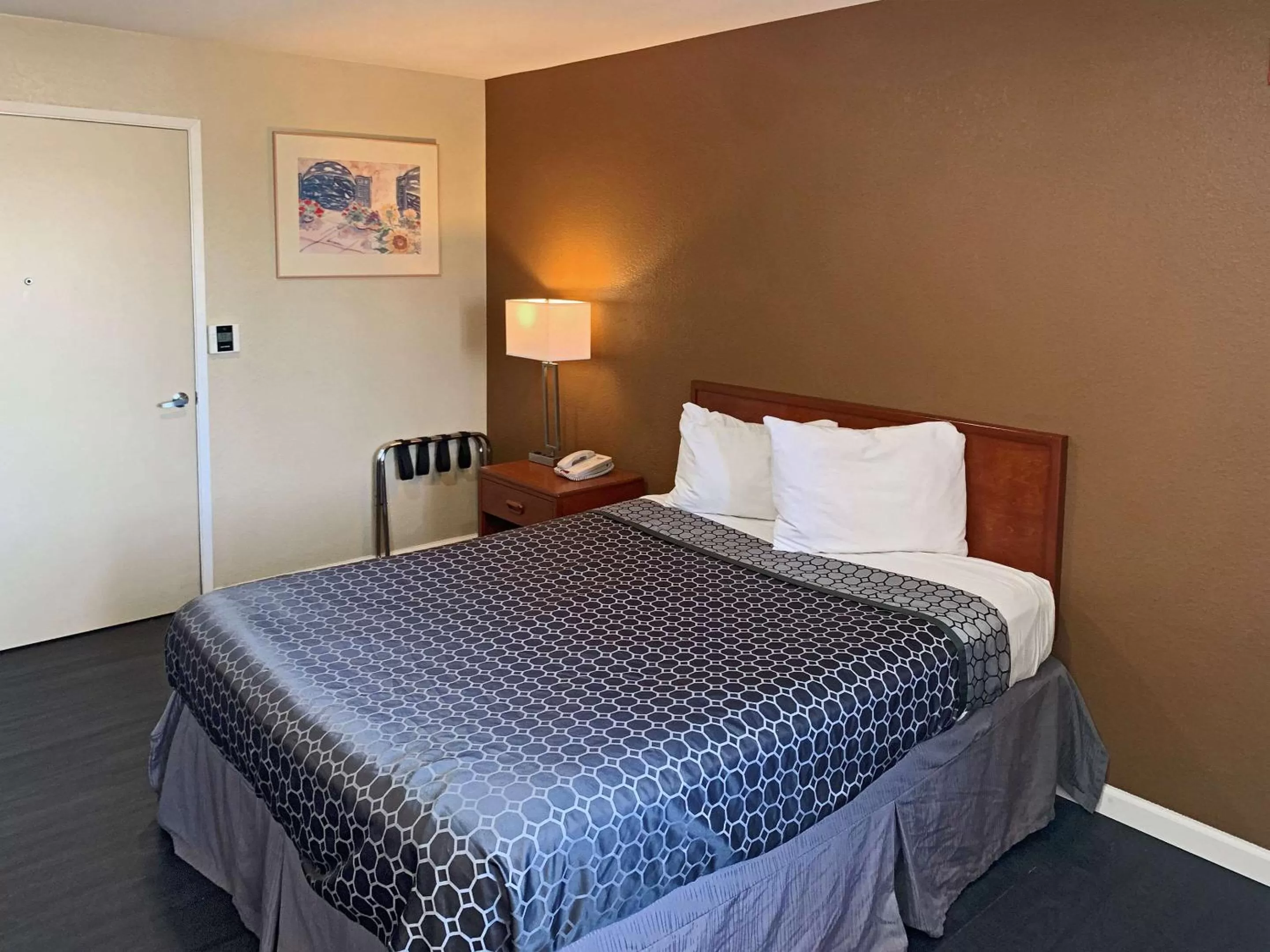 Bedroom in Rodeway Inn Sacramento-University Area