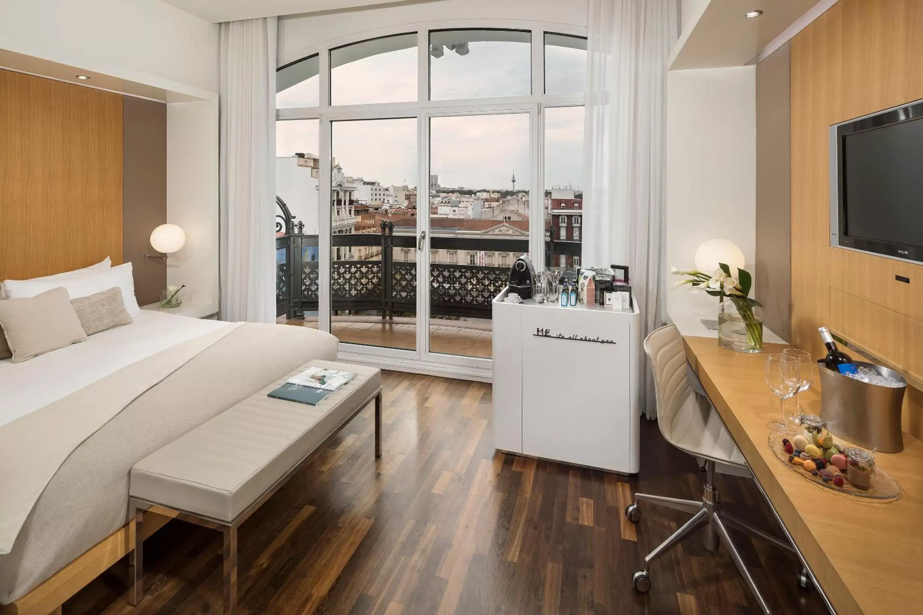 SUPERIOR ME Balcony and Panoramic Views in ME Madrid Reina Victoria by Meliá SUPERIOR ME Balcony and Panoramic Views in ME Madrid Reina Victoria by Meliá