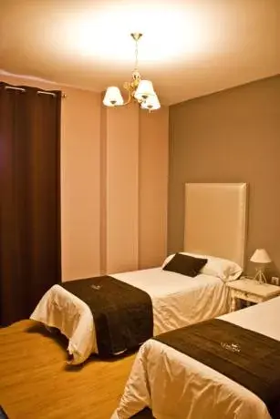 Bed in HOTEL Corona de Galicia