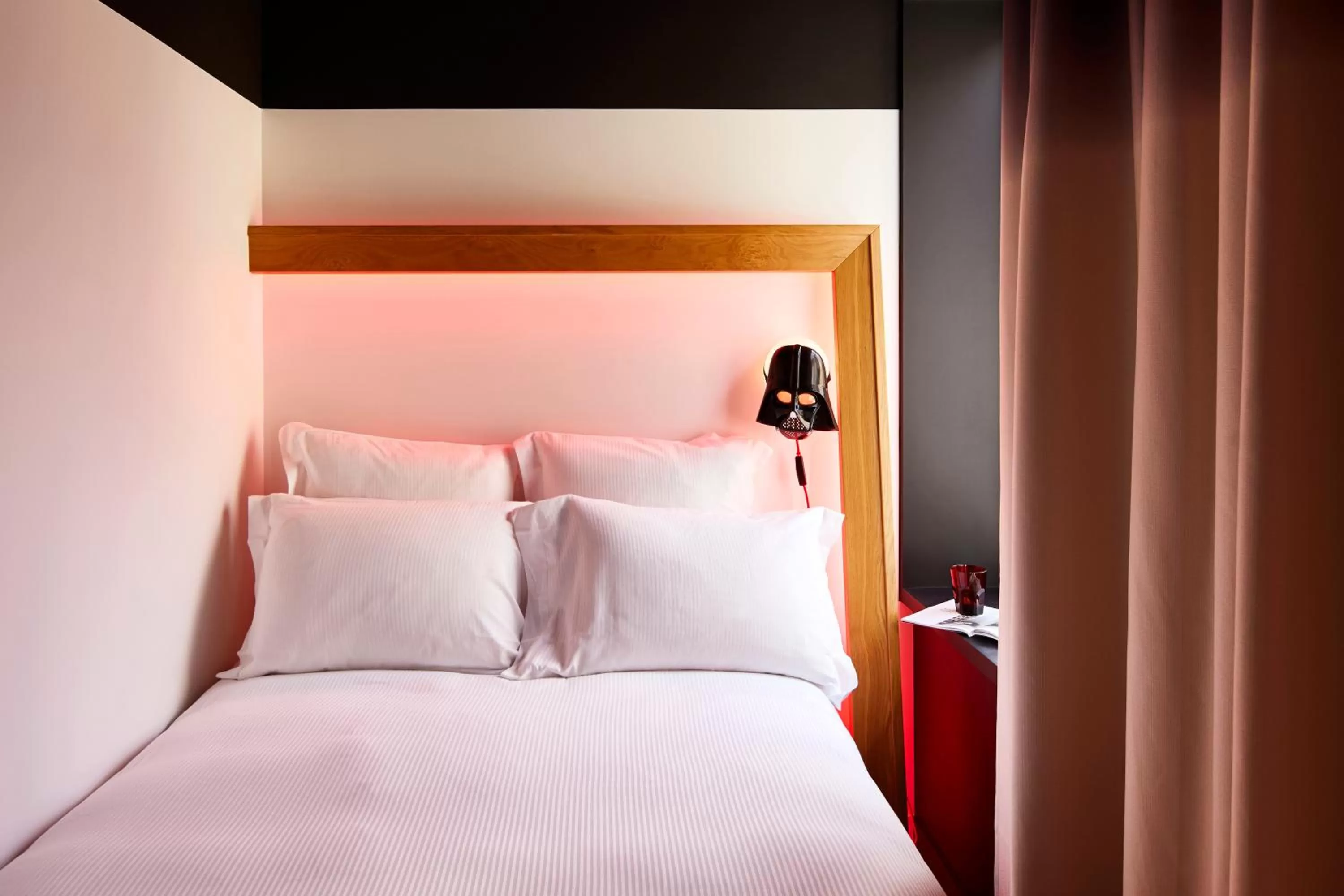 Bed in Mama Shelter Toulouse