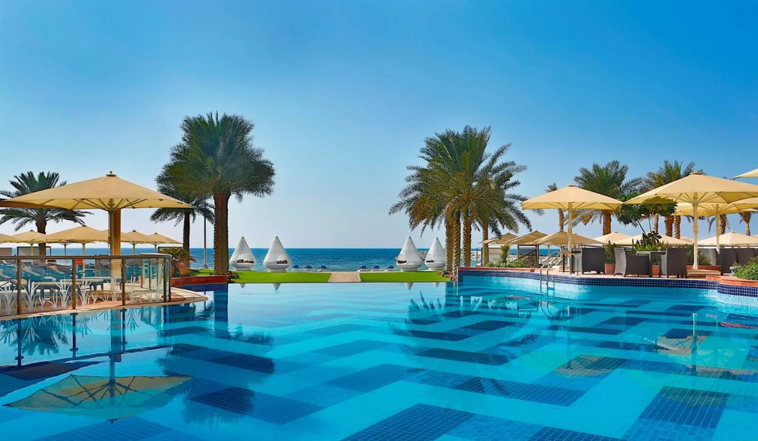 Beach, Swimming Pool in Bahi Ajman Palace Hotel