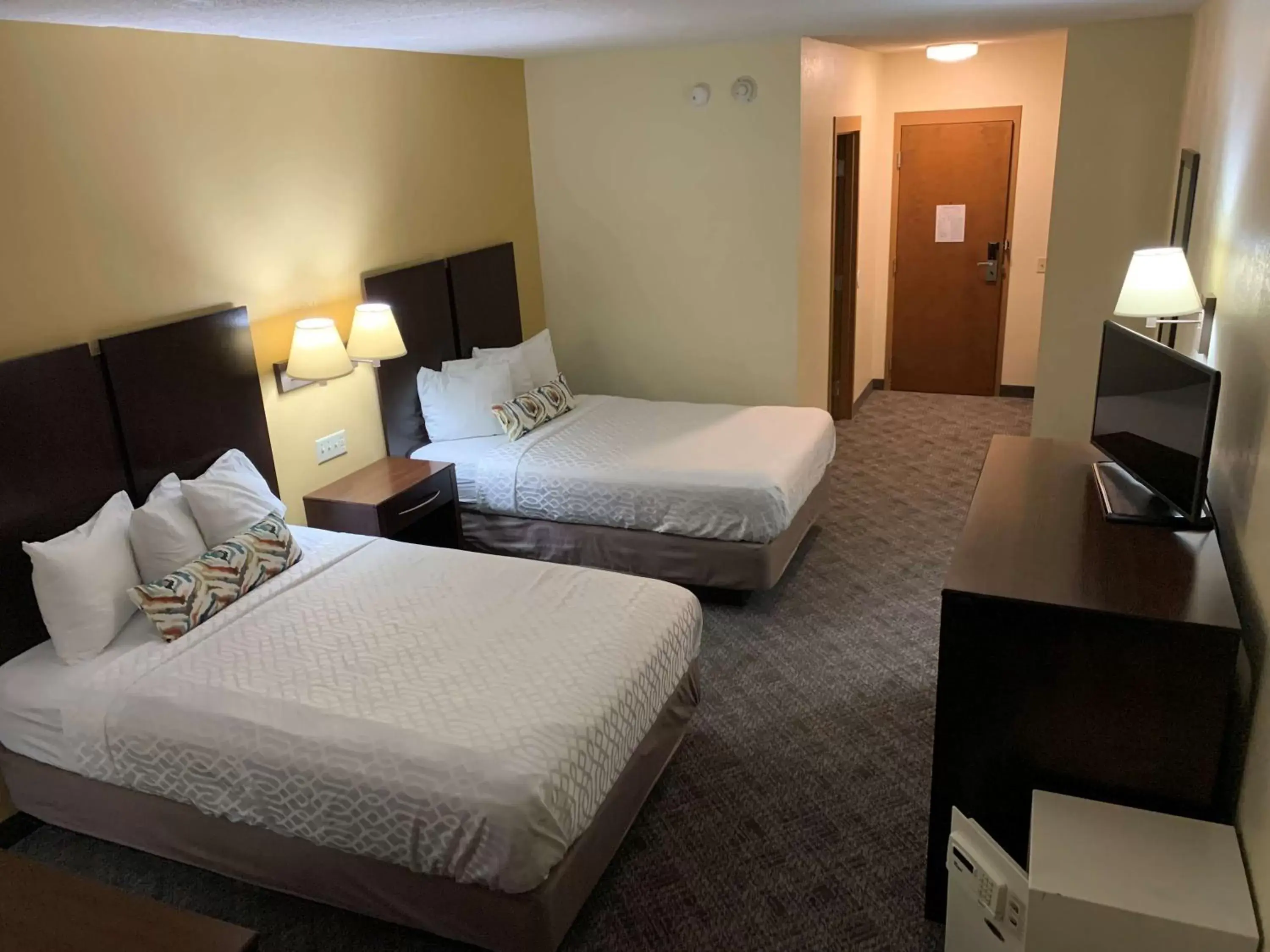 Photo of the whole room, Bed in Best Western Port Clinton