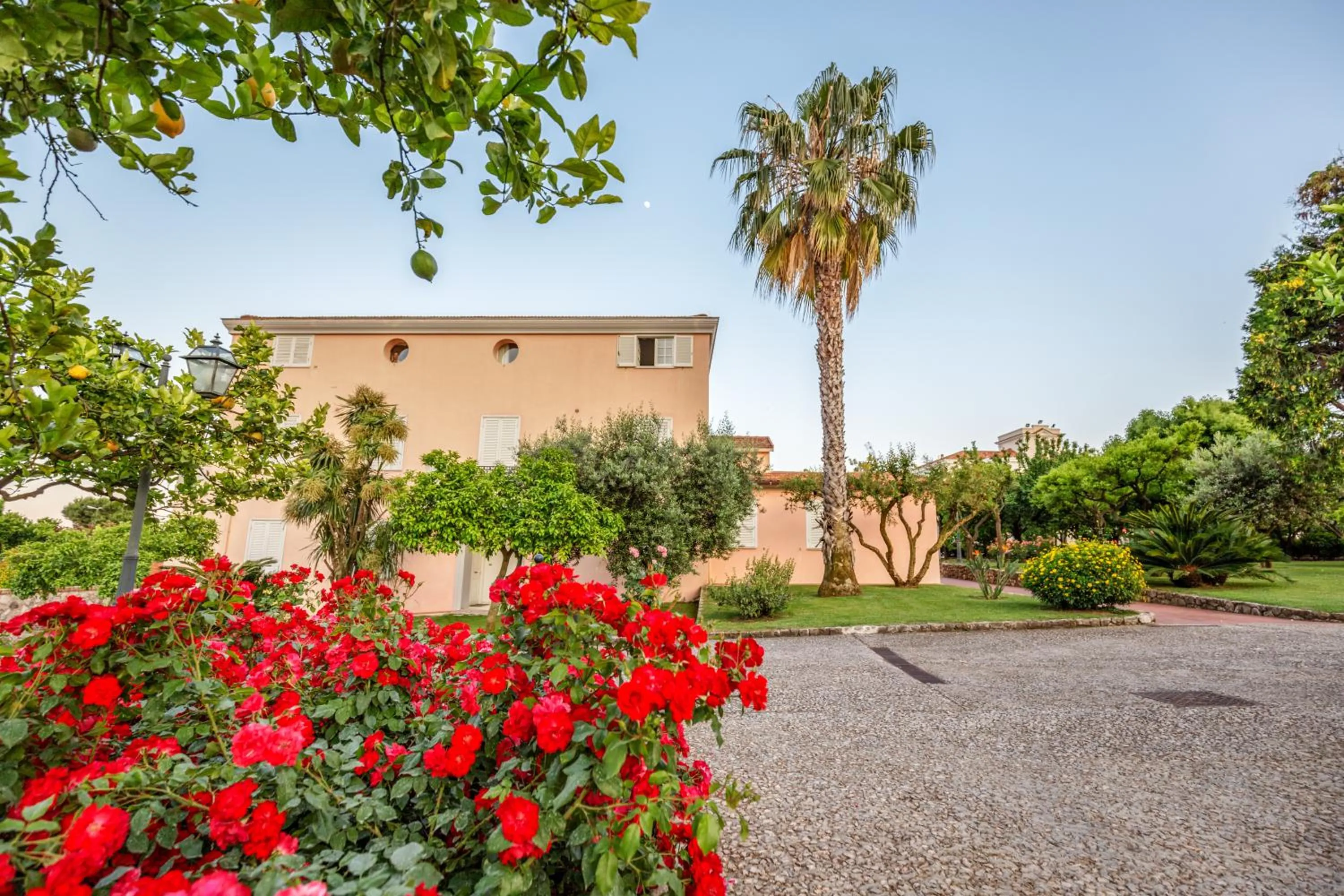 Property building in Villa Irlanda Grand Hotel