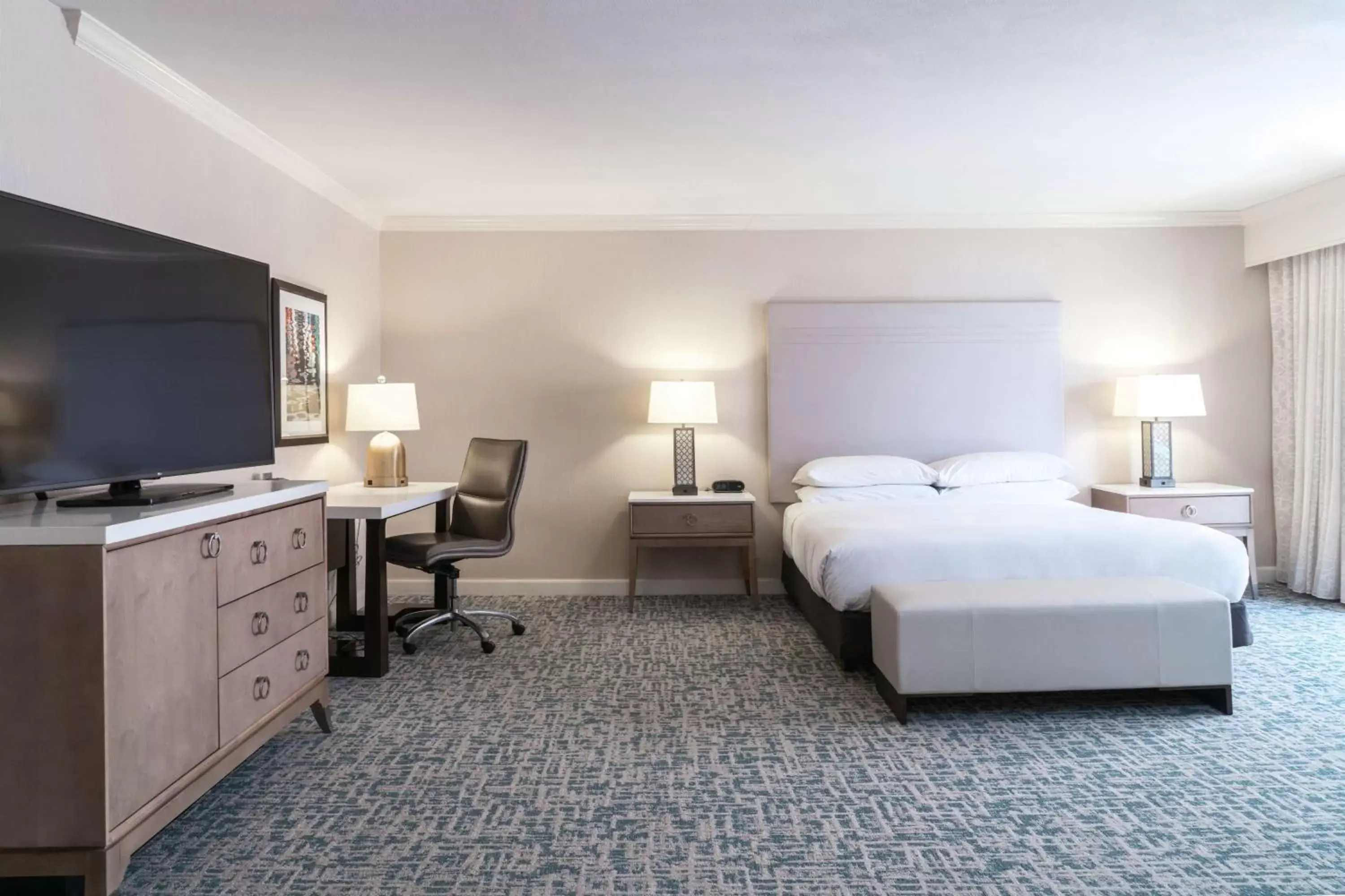 Bedroom, Bed in Hilton Santa Barbara Beachfront Resort