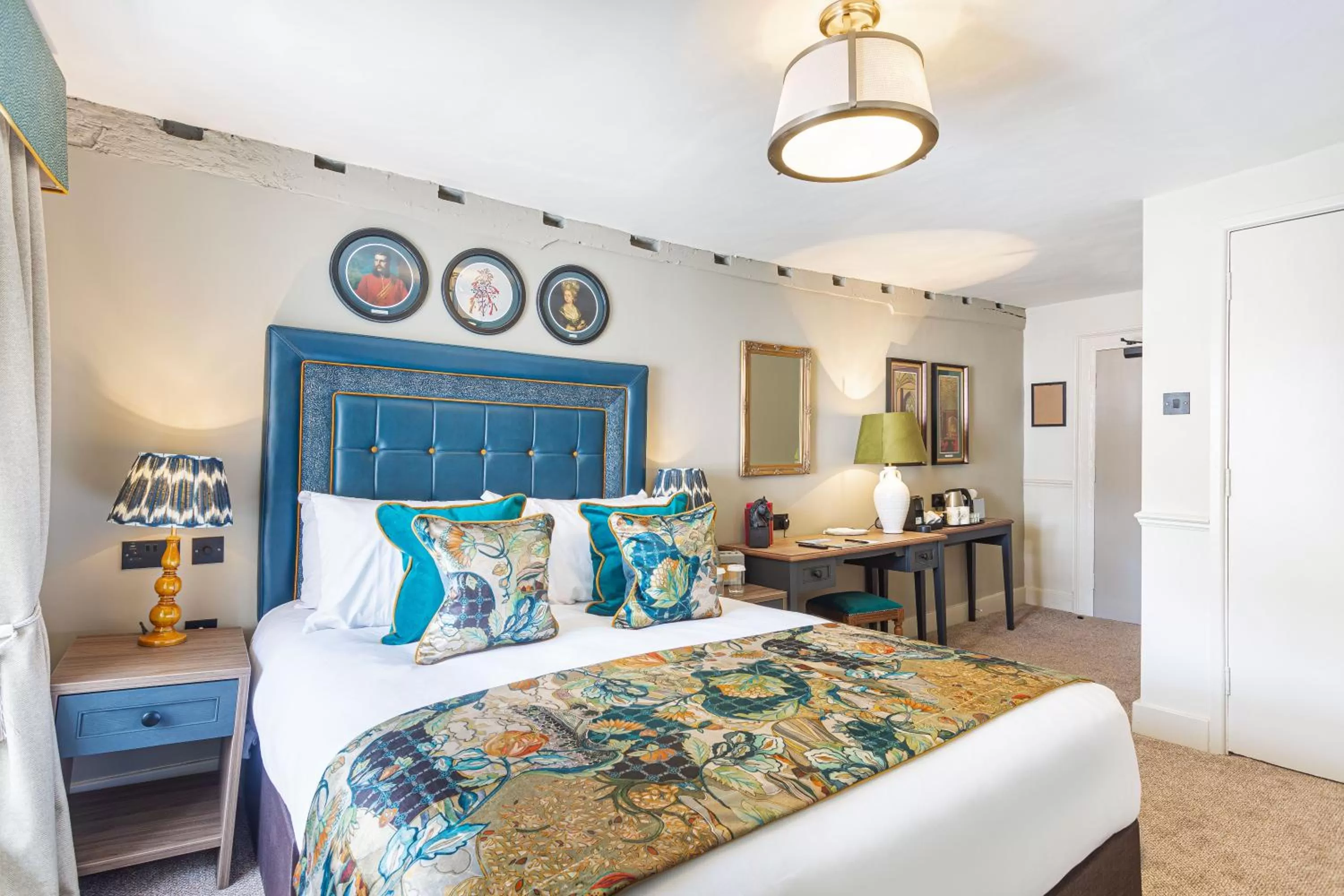 Bed in The George Hotel, Amesbury, Wiltshire - The Coaching Inn Group