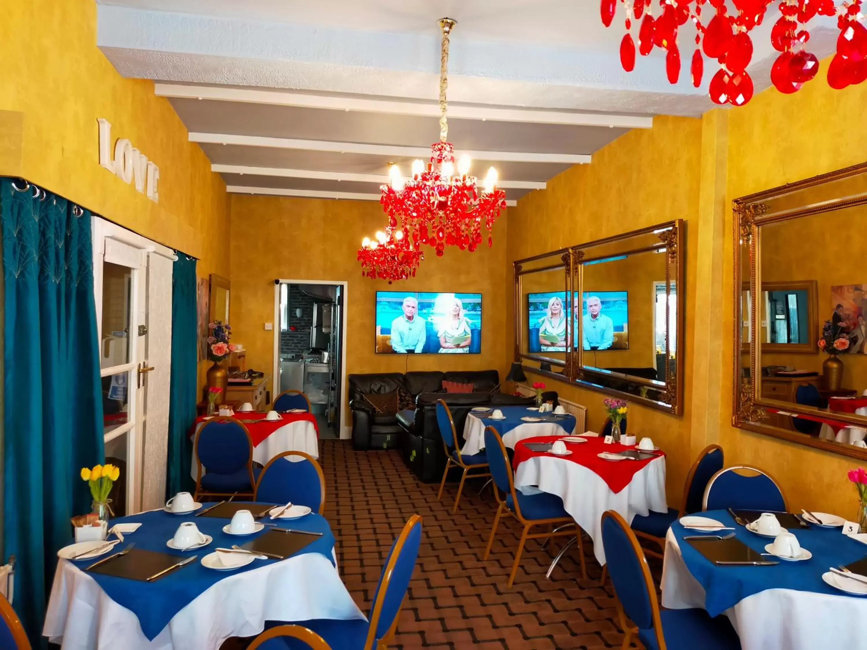 Restaurant/Places to Eat in Hotel Babylon