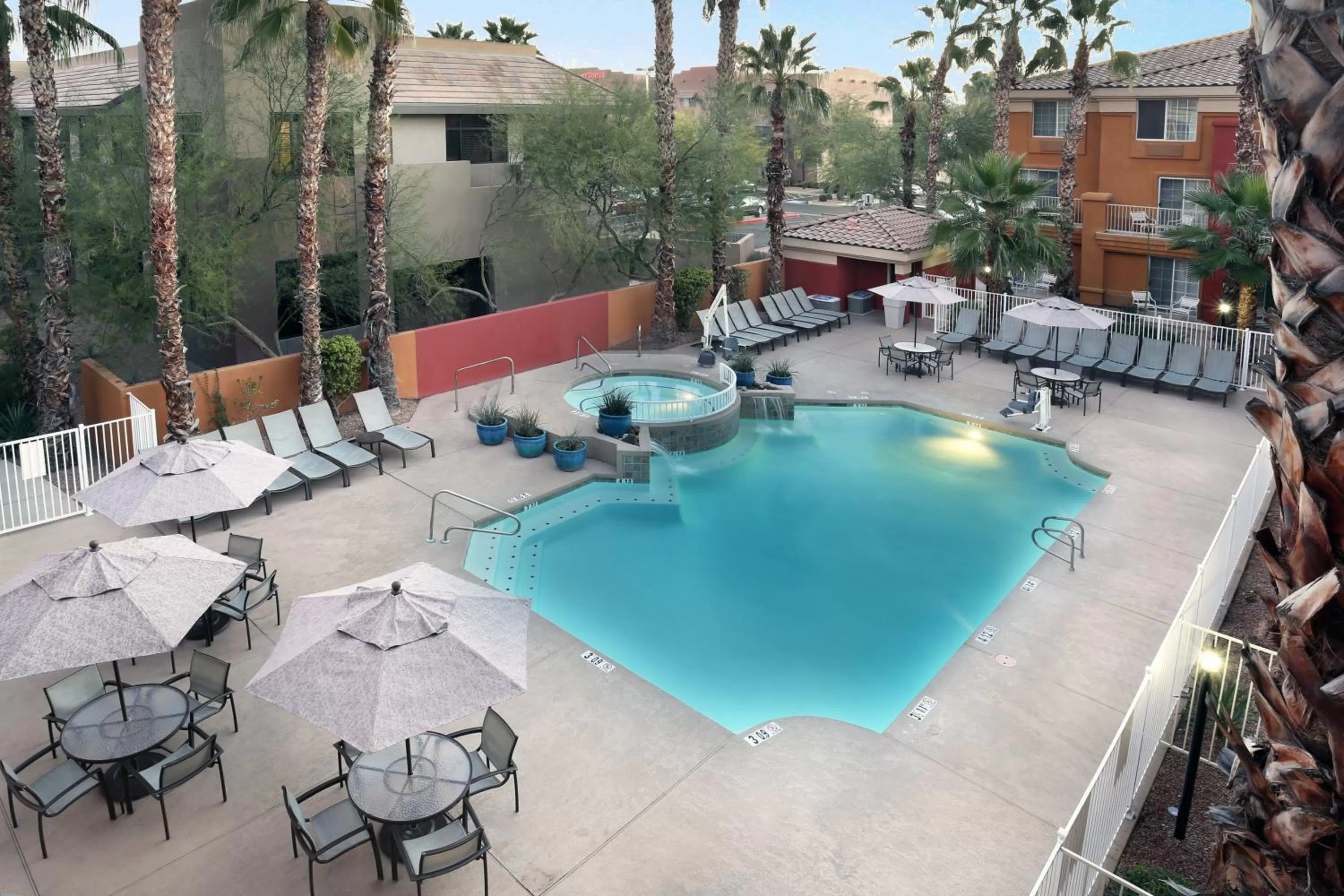 Swimming pool in Holiday Inn Express Hotel & Suites Scottsdale - Old Town by IHG