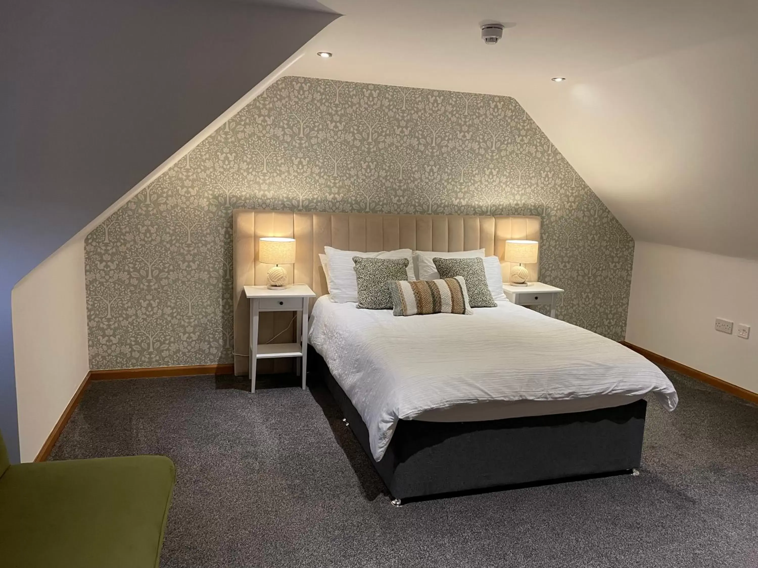Bedroom, Bed in The Square Kintore