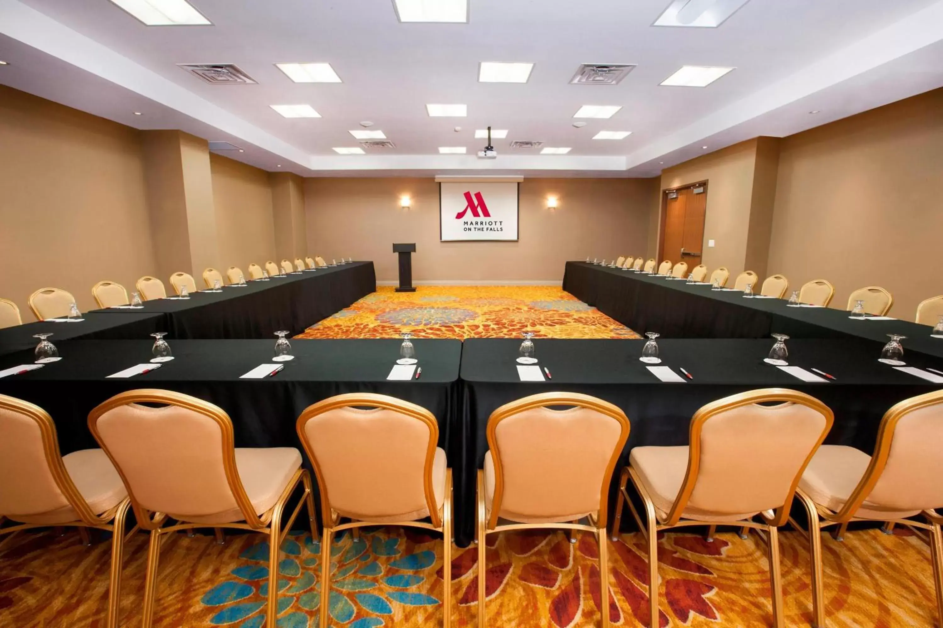 Meeting/conference room in Niagara Falls Marriott on the Falls