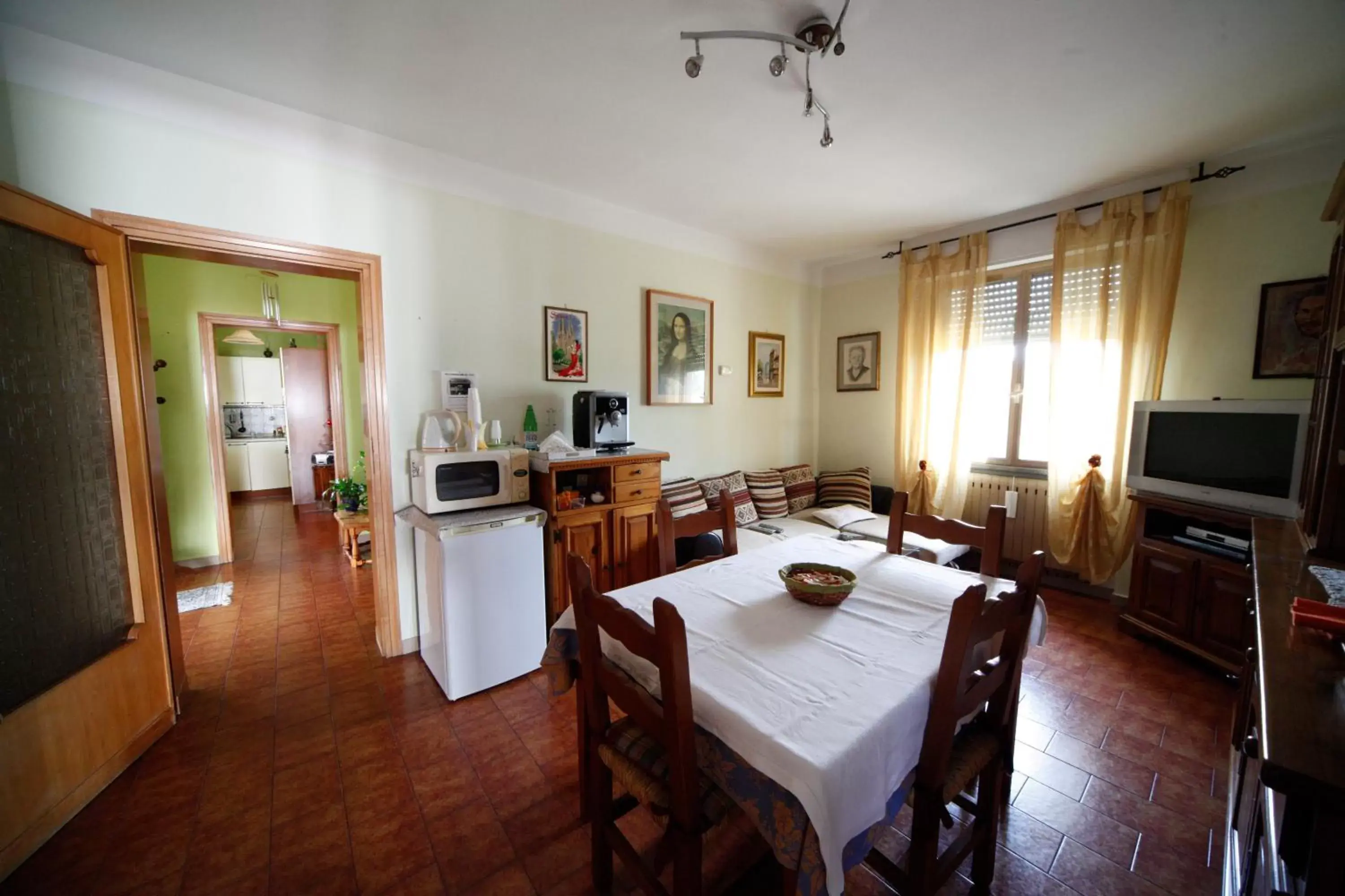 Dining Area in B&B SoleLuna