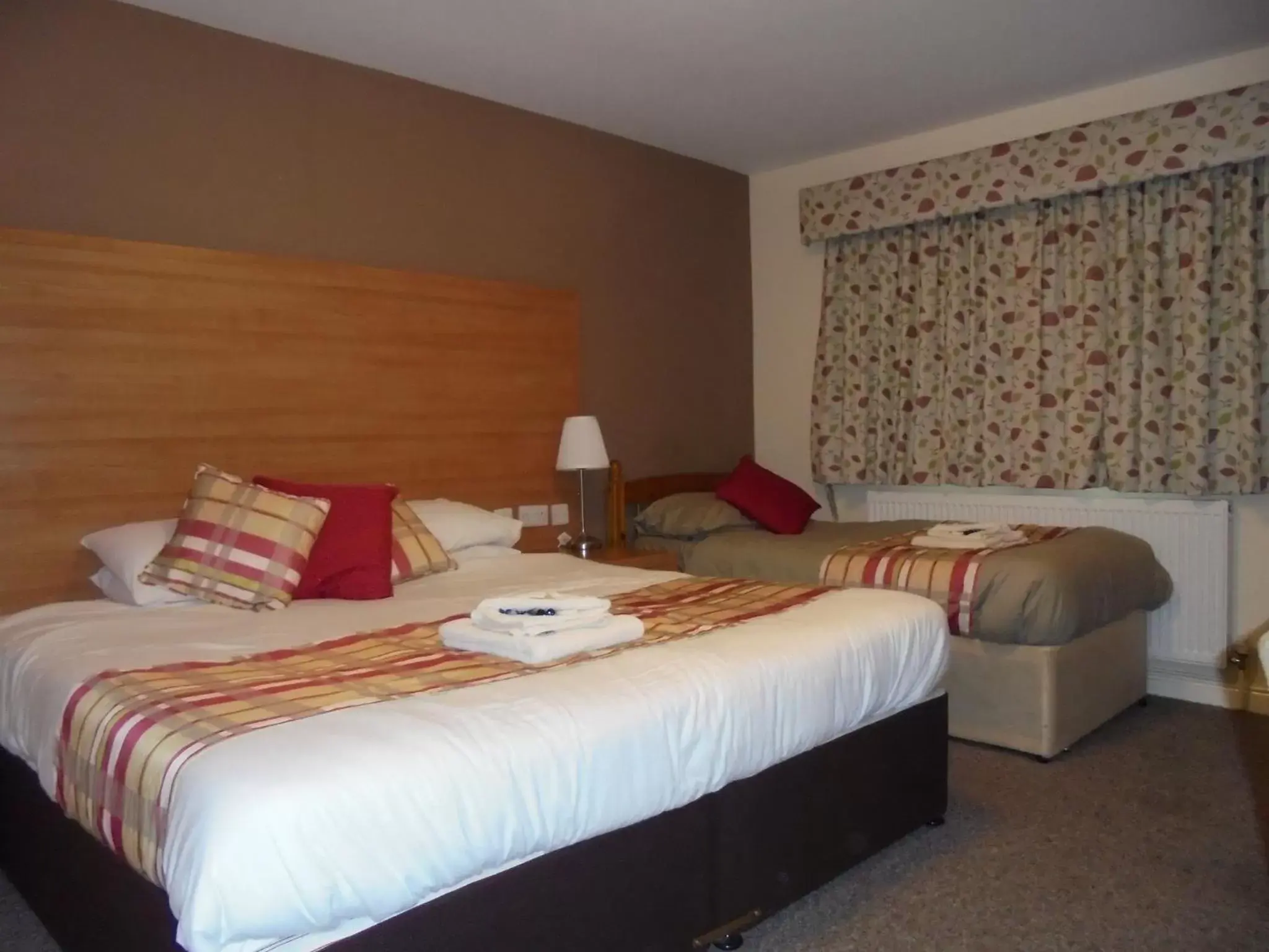 Bedroom, Bed in The River Don Tavern and Lodge